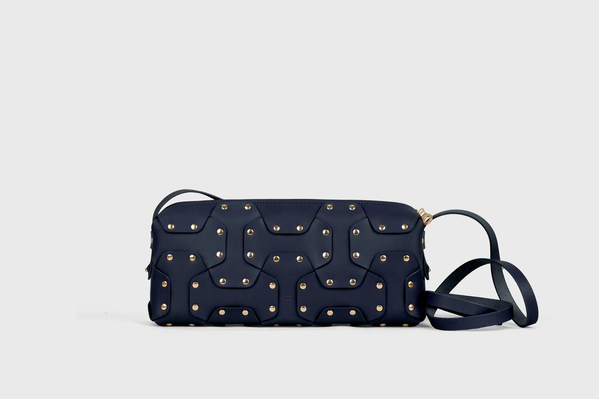 Double Rivet Bag Long Marine Blue Colour Leather Vegetable Tanned Modern Minimal Design Premium Quality Atelier Madre Manuel Dreesmann Barcelona 4