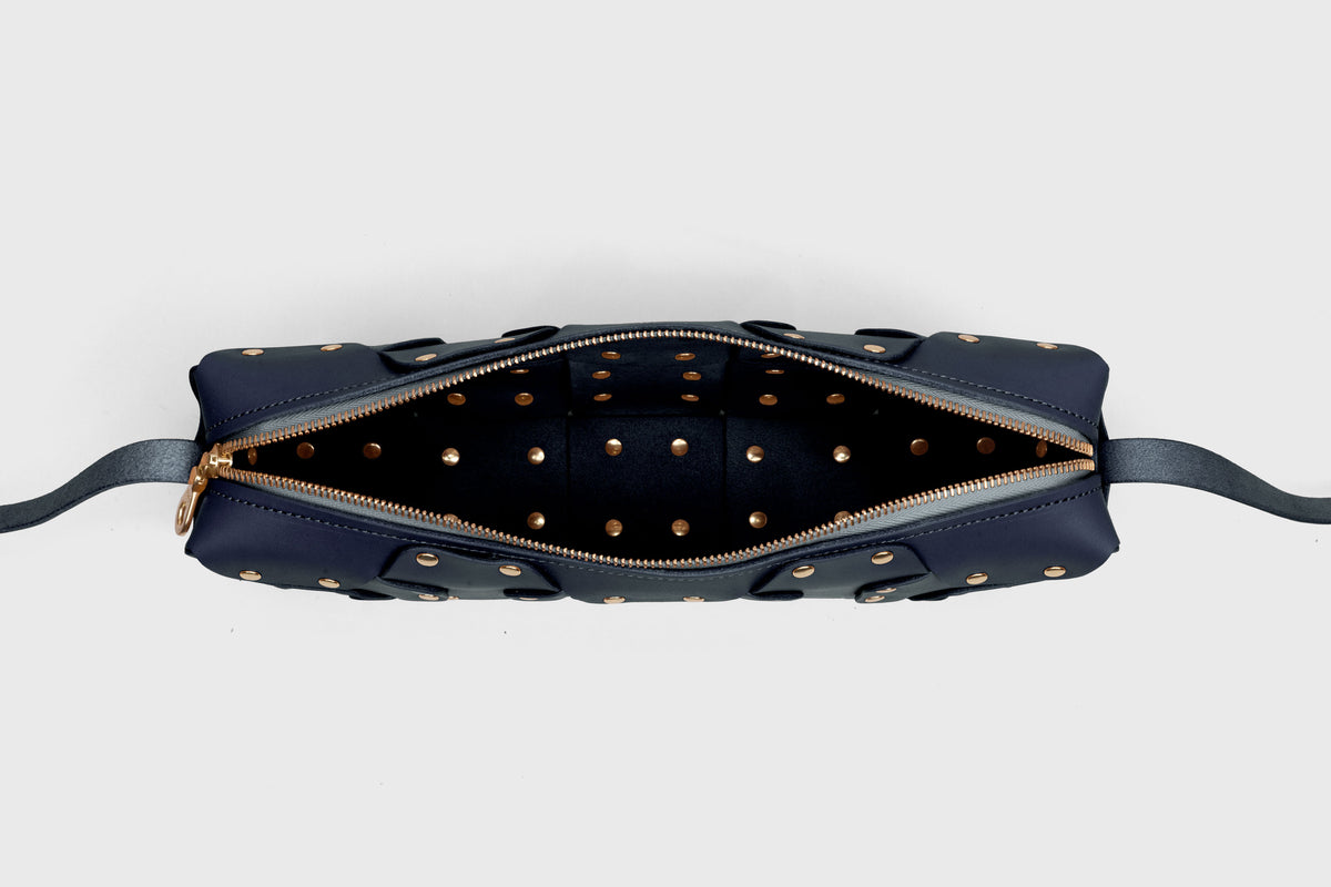 Double Rivet Bag Long Marine Blue Colour Leather Vegetable Tanned Modern Minimal Design Premium Quality Atelier Madre Manuel Dreesmann Barcelona 6