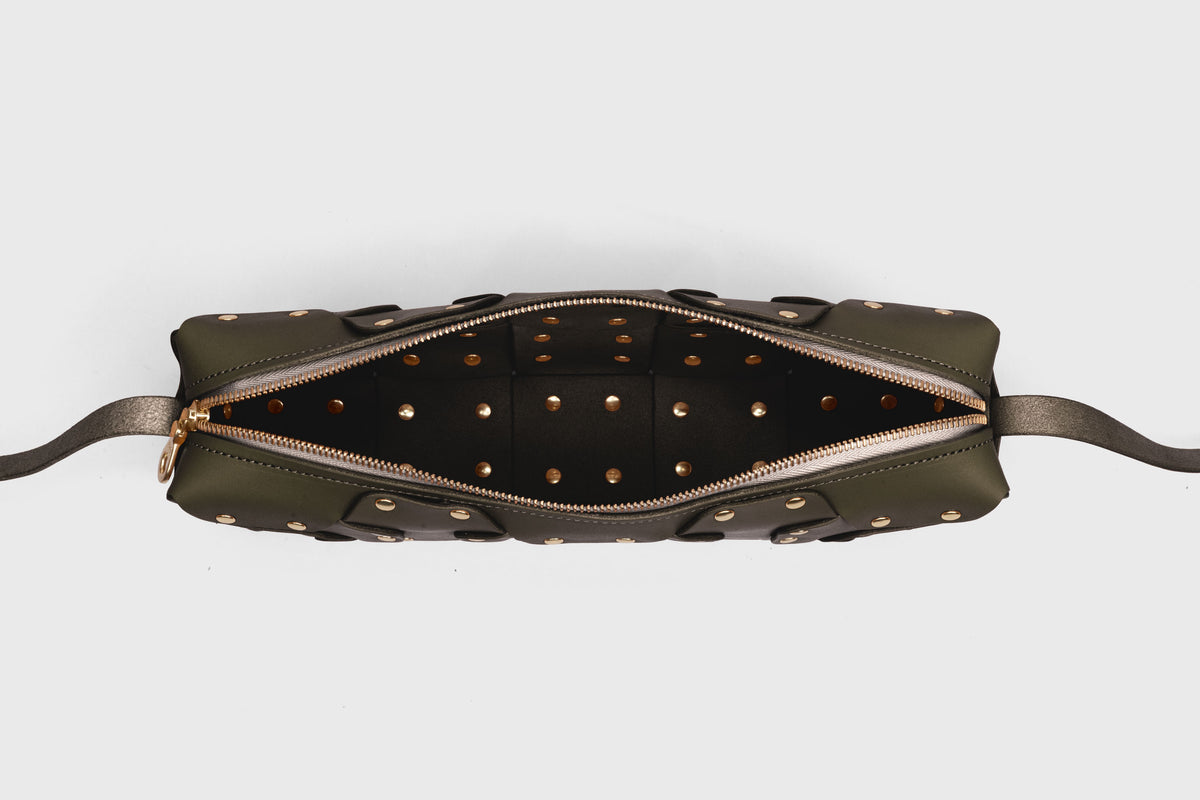 Double Rivet Bag Long Olive Green Colour Leather Vegetable Tanned Modern Minimal Design Premium Quality Atelier Madre Manuel Dreesmann Barcelona 6