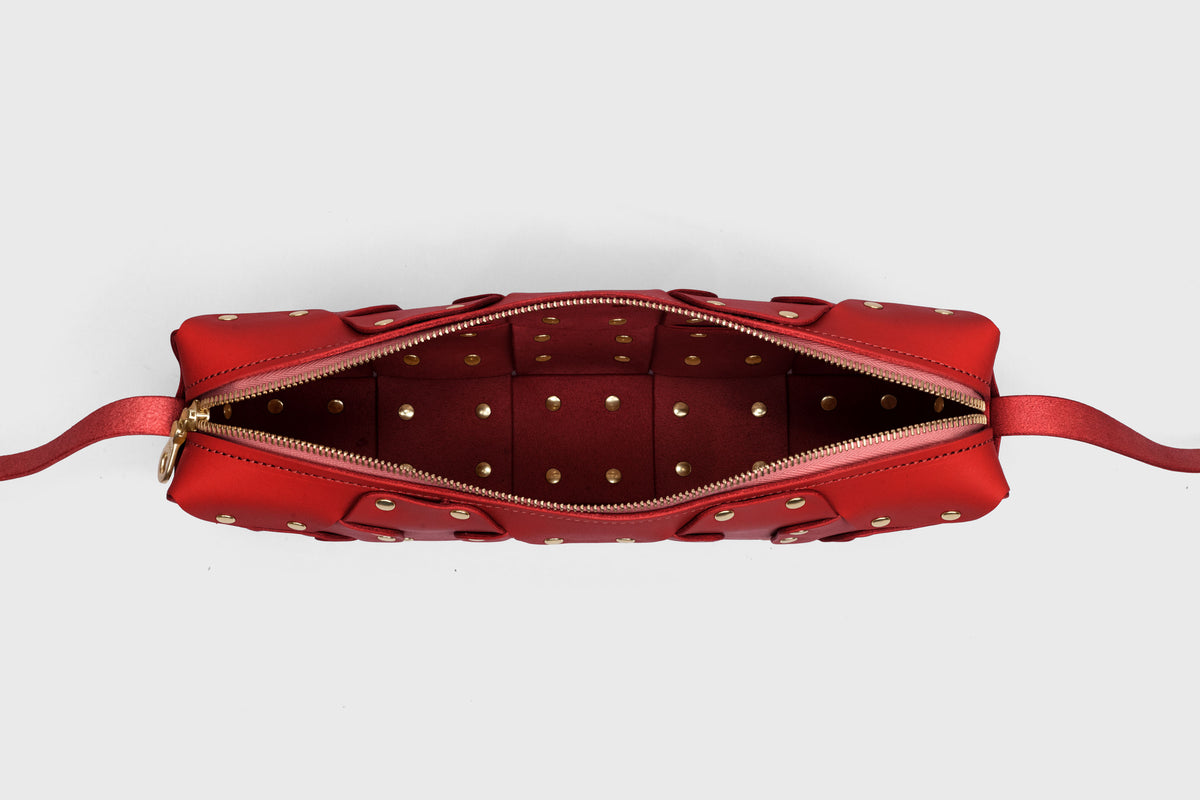 Double Rivet Bag Long Red Colour Leather Vegetable Tanned Modern Minimal Design Premium Quality Atelier Madre Manuel Dreesmann Barcelona 6
