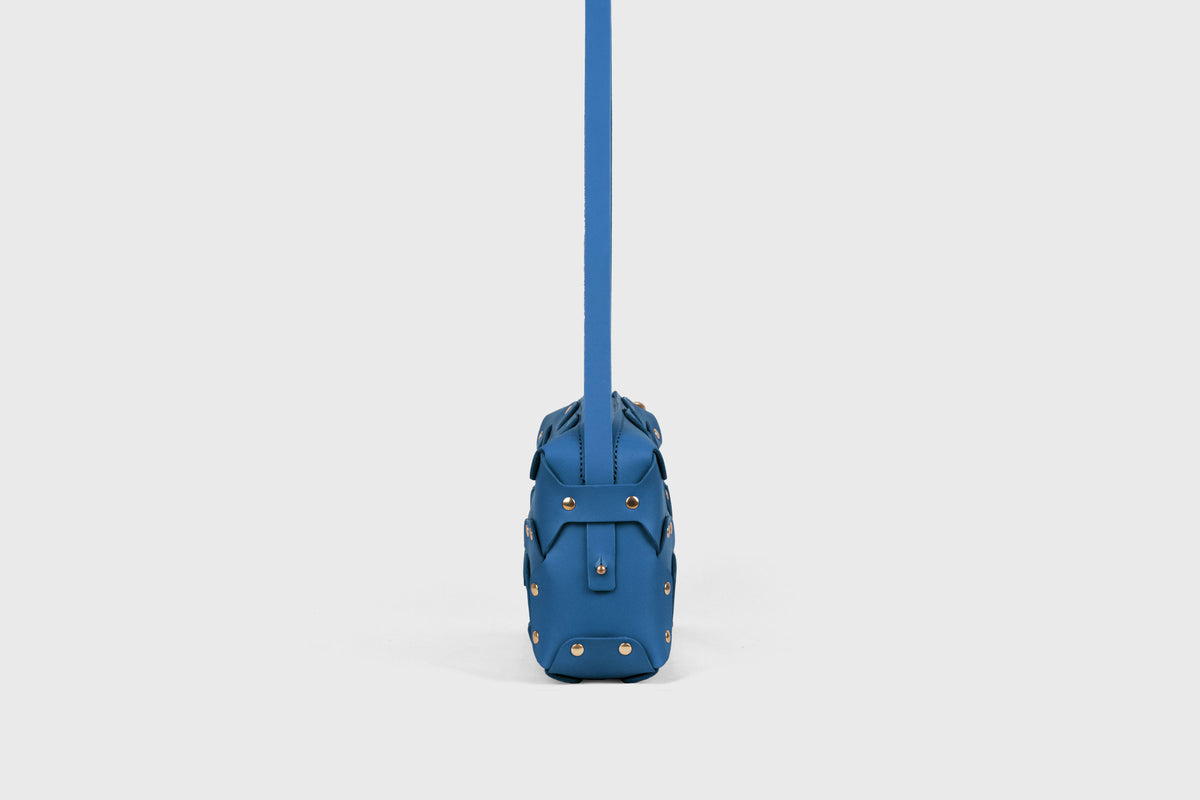 Double Rivet Bag Long Royal Blue Colour Leather Vegetable Tanned Modern Minimal Design Premium Quality Atelier Madre Manuel Dreesmann Barcelona 3