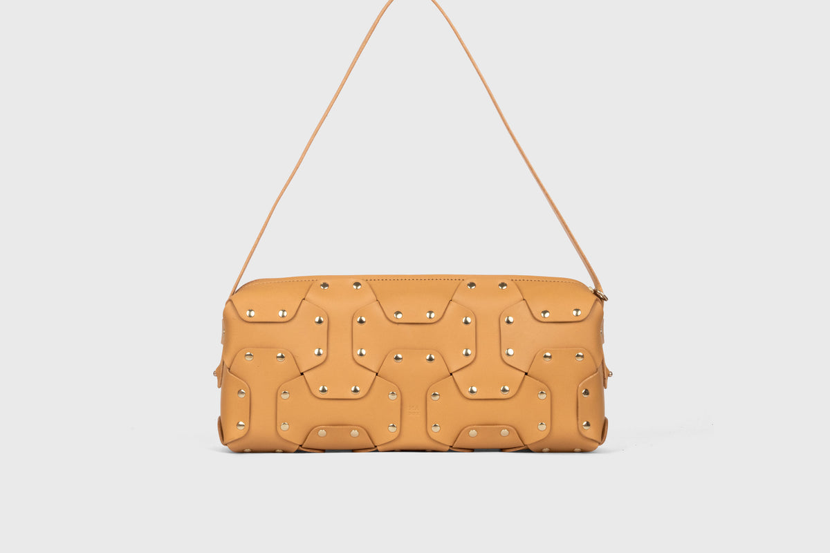 Double Rivet Bag Long Brown Colour Leather Vegetable Tanned Modern Minimal Design Premium Quality Atelier Madre Manuel Dreesmann Barcelona 1