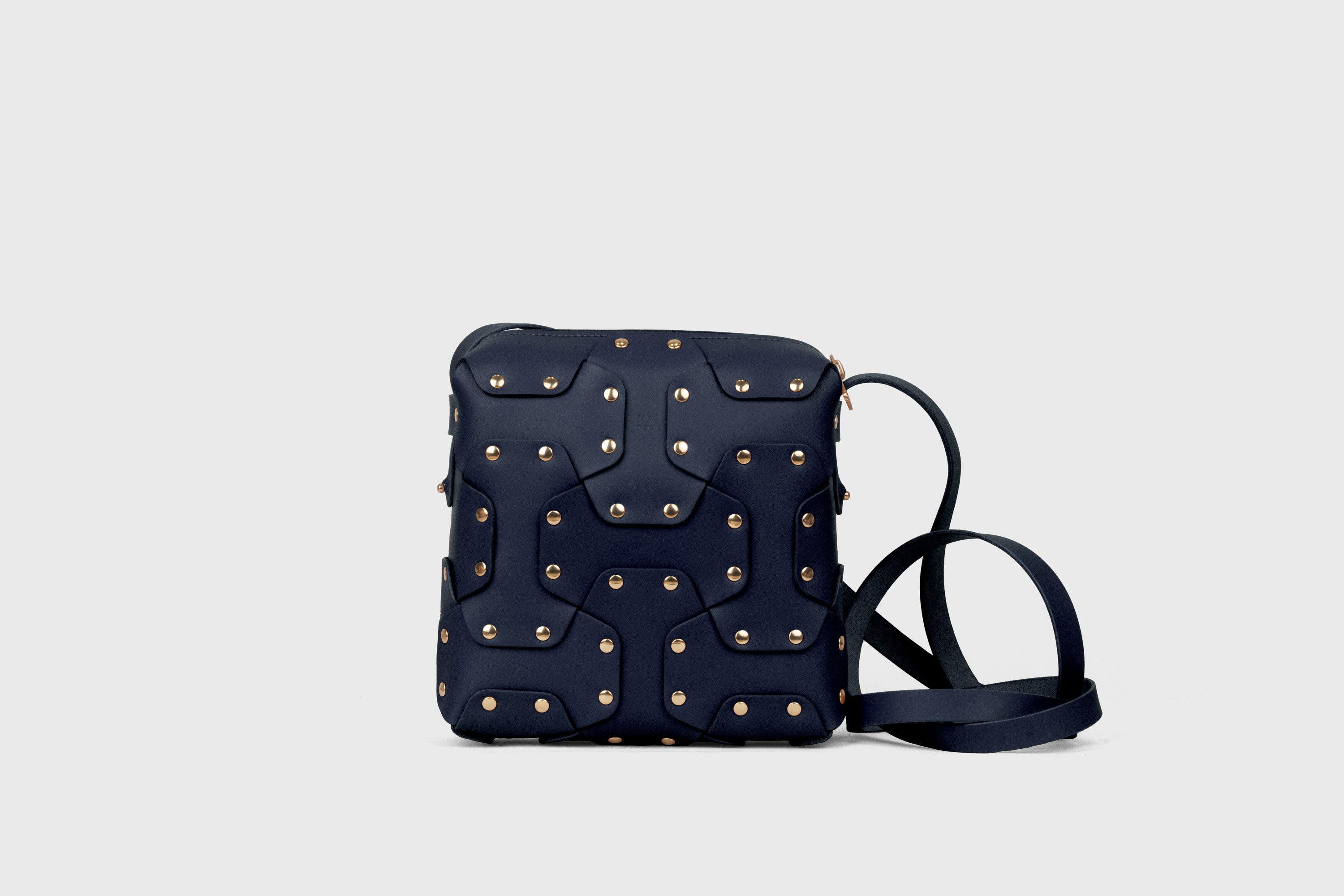 Double Rivet Bag Squared, Marine-Blue Colour, Vegetable-Tanned Leather, Modern Minimal Design. Premium Quality, Atelier Madre, Manuel-Dreesmann, Barcelona