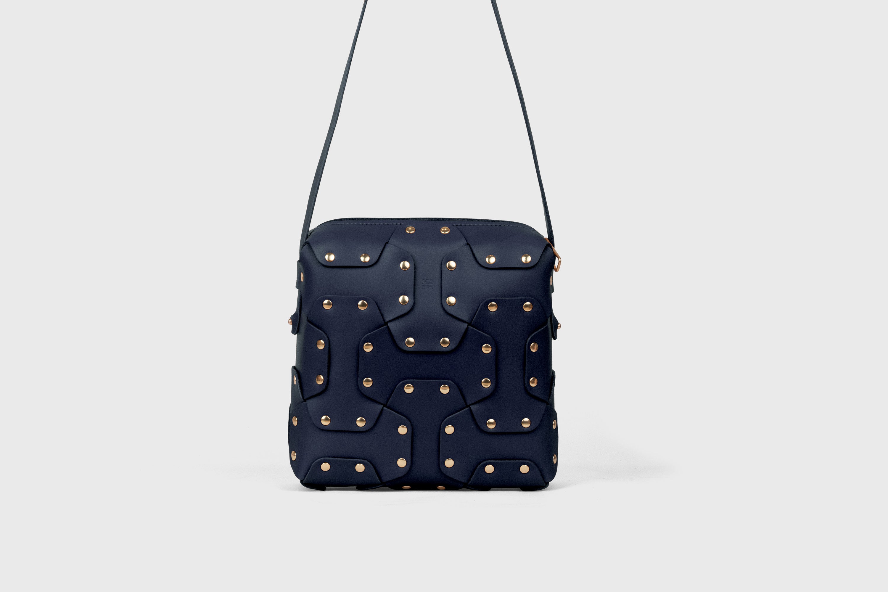 Double Rivet Bag Squared, Marine-Blue Colour, Vegetable-Tanned Leather, Modern Minimal Design. Premium Quality, Atelier Madre, Manuel-Dreesmann, Barcelona