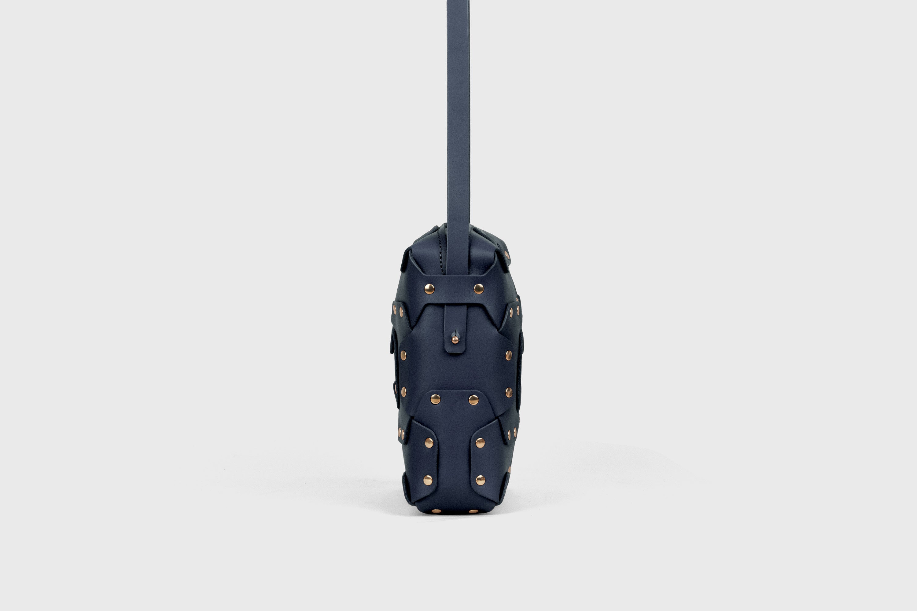 Double Rivet Bag Squared, Marine-Blue Colour, Vegetable-Tanned Leather, Modern Minimal Design. Premium Quality, Atelier Madre, Manuel-Dreesmann, Barcelona