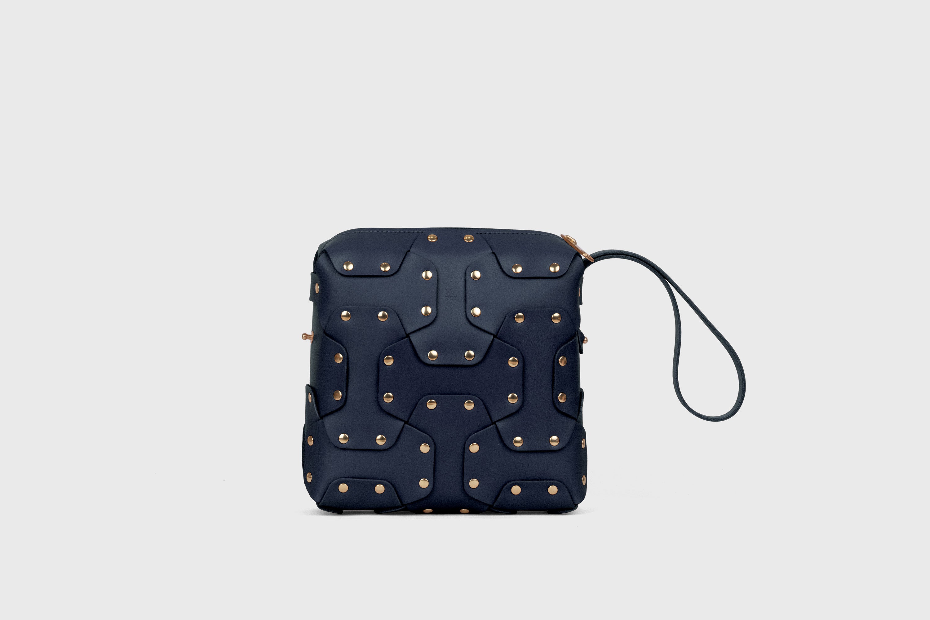 Double Rivet Bag Squared, Marine-Blue Colour, Vegetable-Tanned Leather, Modern Minimal Design. Premium Quality, Atelier Madre, Manuel-Dreesmann, Barcelona