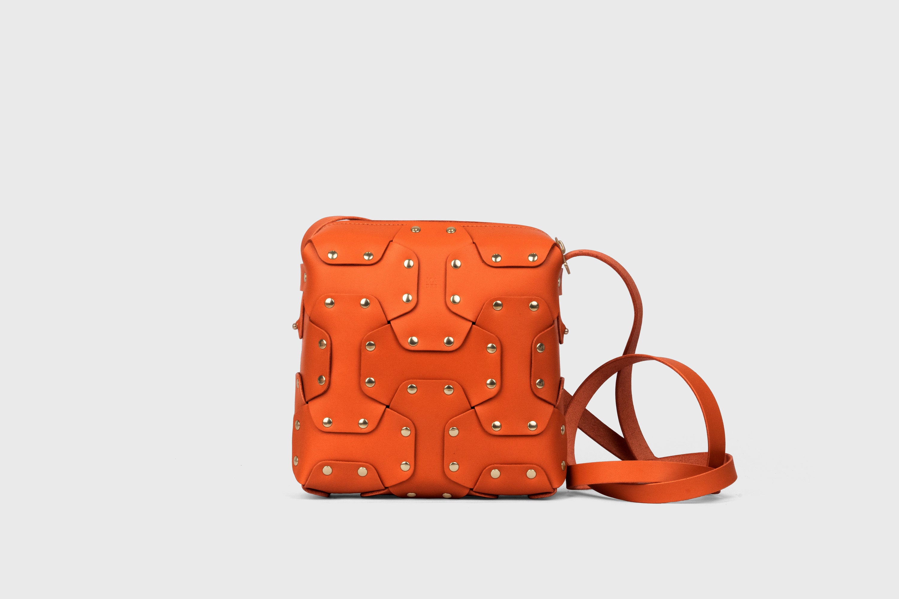 Double Rivet Bag Squared, Orange Colour, Vegetable-Tanned Leather, Modern Minimal Design. Premium Quality, Atelier Madre, Manuel-Dreesmann, Barcelona