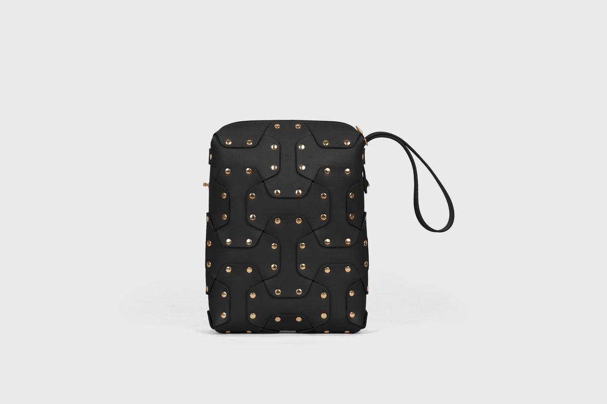 Double Rivet Bag Tall Black Colour Leather Vegetable Tanned Modern Minimal Design Premium Quality Atelier Madre Manuel Dreesmann Barcelona Spain 5