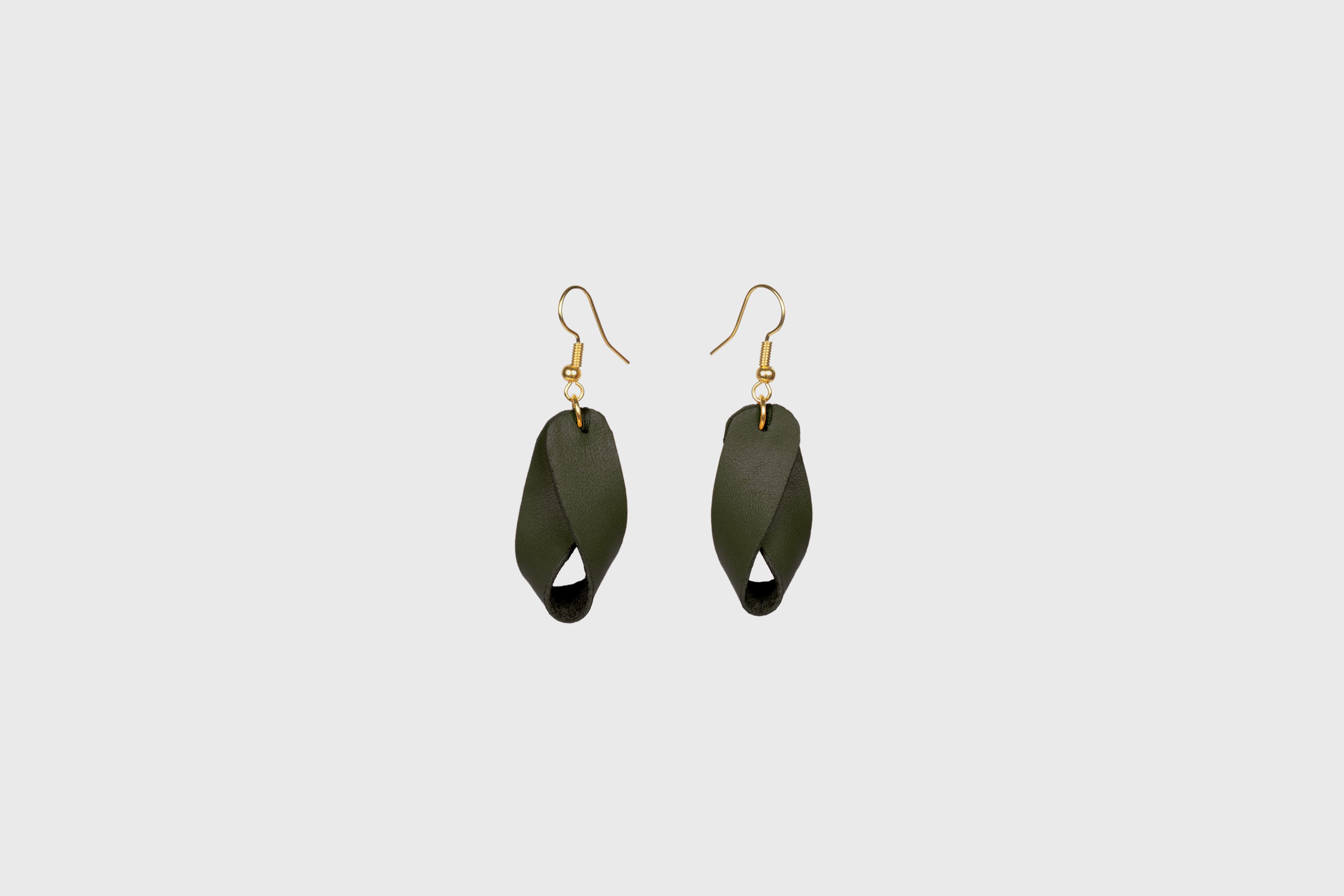 Earrings Debi In Olive Green Color In Vegetable Tanned Leather Minimalistic Design Atelier Madre Manuel Dreesmann Barcelona Spain
