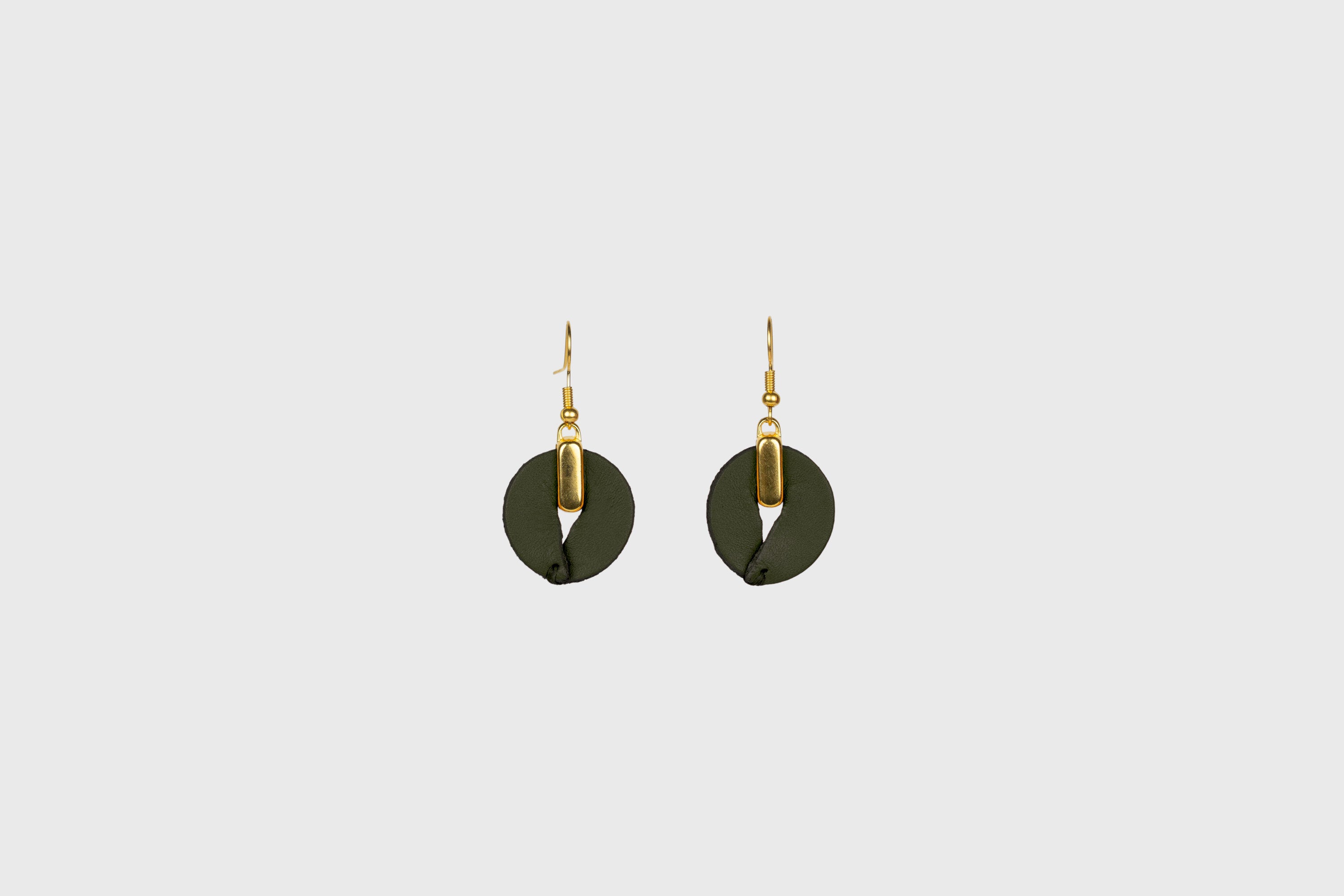 Olivia Earrings in Olive Green Color Vegetable Tanned Leather Minimalistic Design Atelier Madre Manuel Dreesmann Barcelona Spain