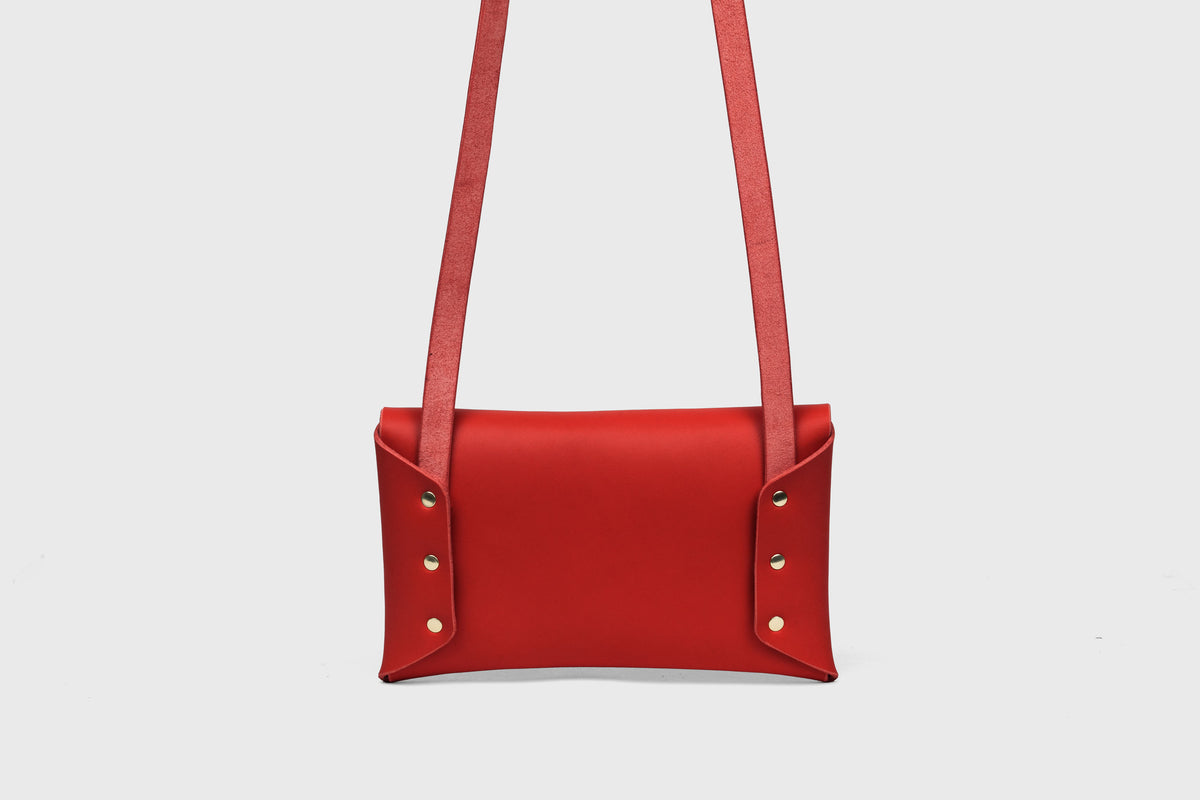 Envelope Bag Red Color Leather Atelier Madre Manuel Dreesmann Barcelona Spain 3