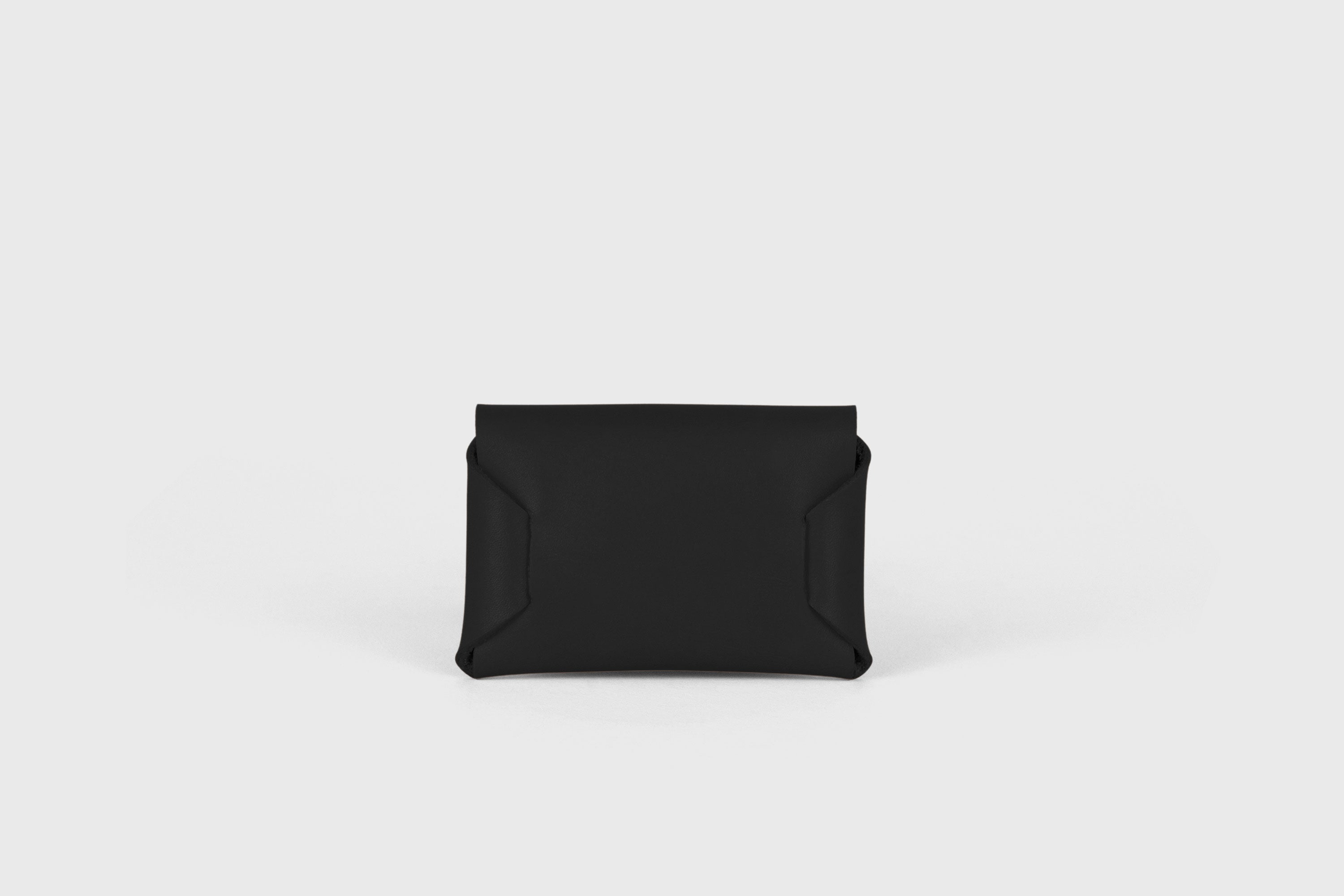 Envelope Card Wallet Premium Leather Black Color Small Minimalist Design Atelier Madre Manuel Dreesmann Barcelona Spain