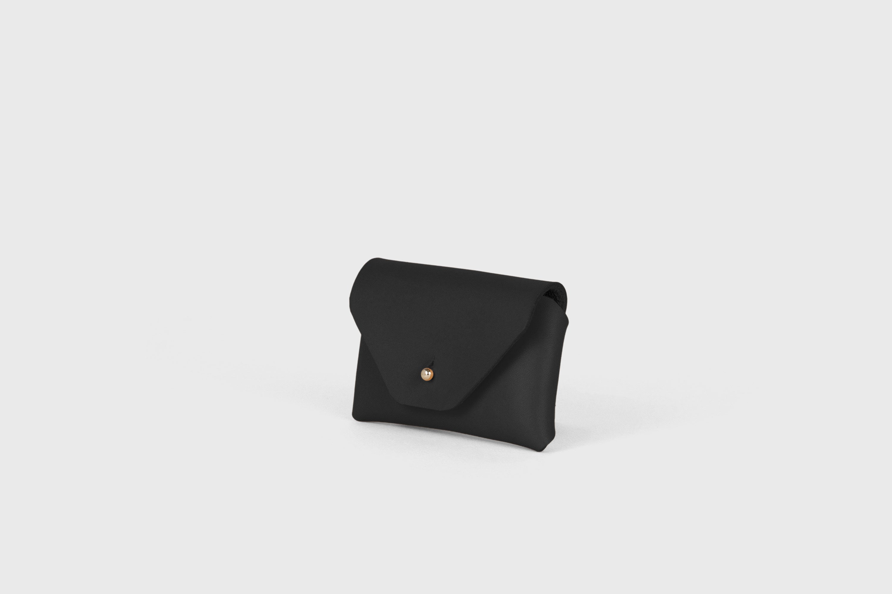 Envelope Card Wallet Premium Leather Black Color Small Minimalist Design Atelier Madre Manuel Dreesmann Barcelona Spain