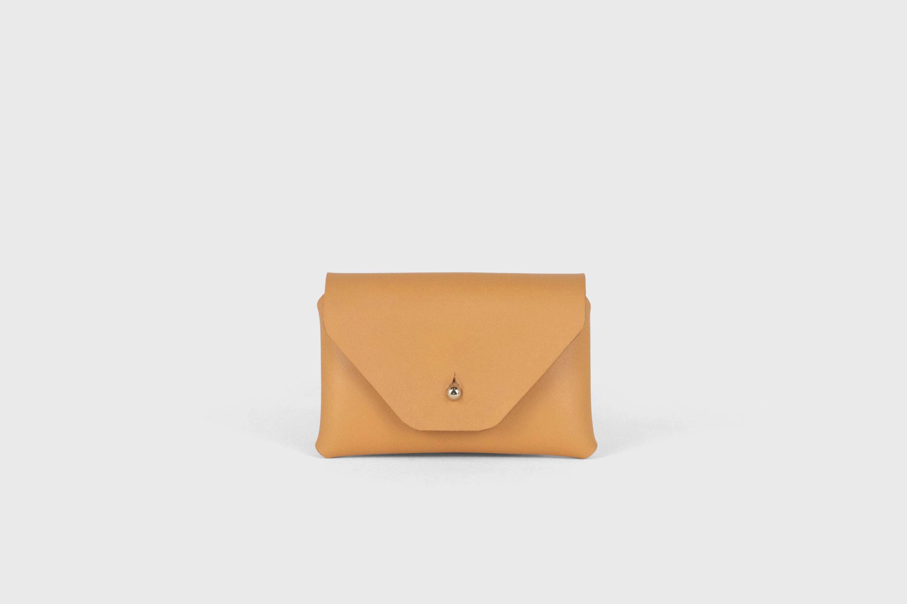 Envelope Card Wallet Premium Leather Brown Color Small Minimalist Design Atelier Madre Manuel Dreesmann Barcelona Spain