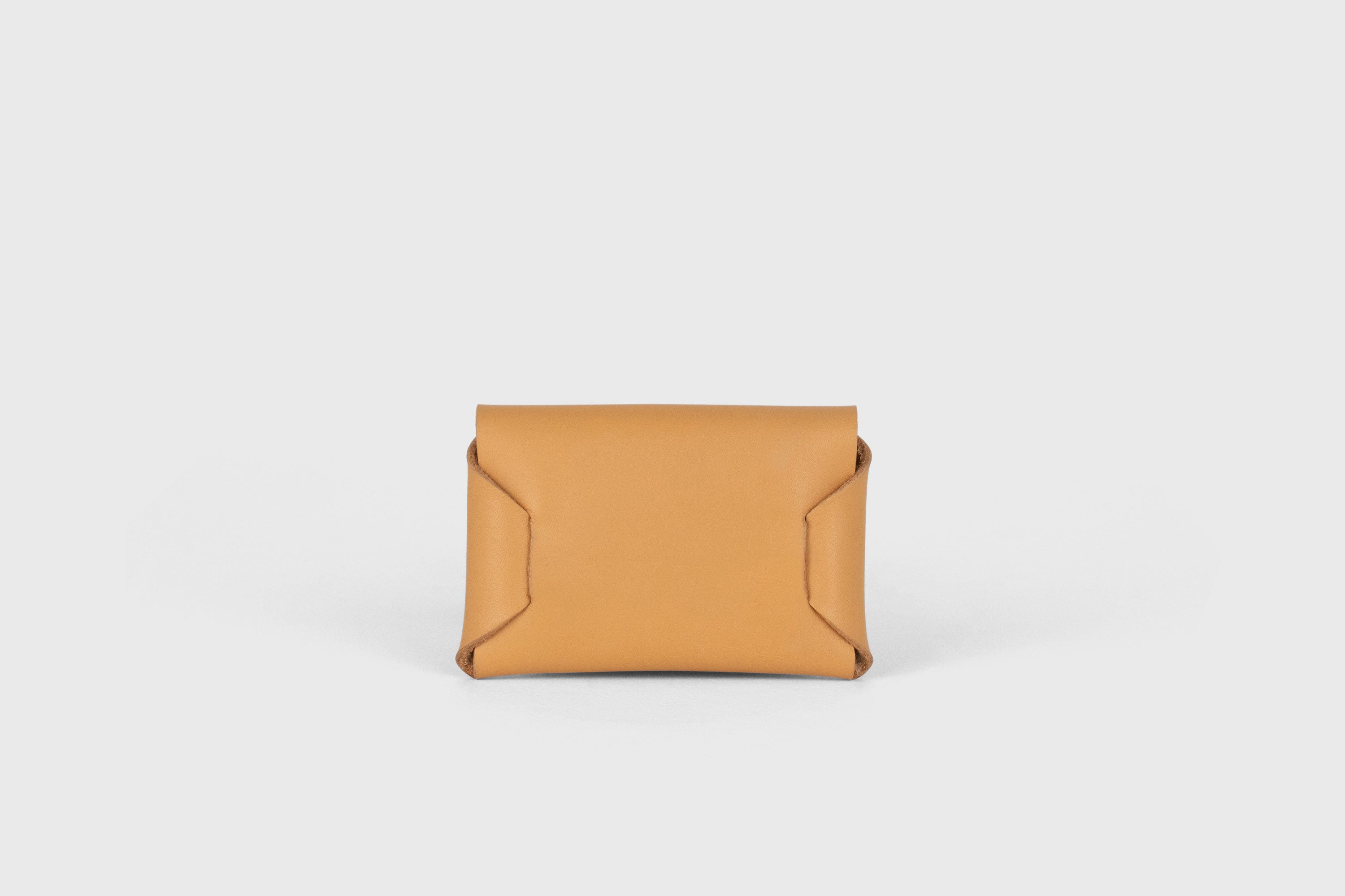 Envelope Card Wallet Premium Leather Brown Color Small Minimalist Design Atelier Madre Manuel Dreesmann Barcelona Spain