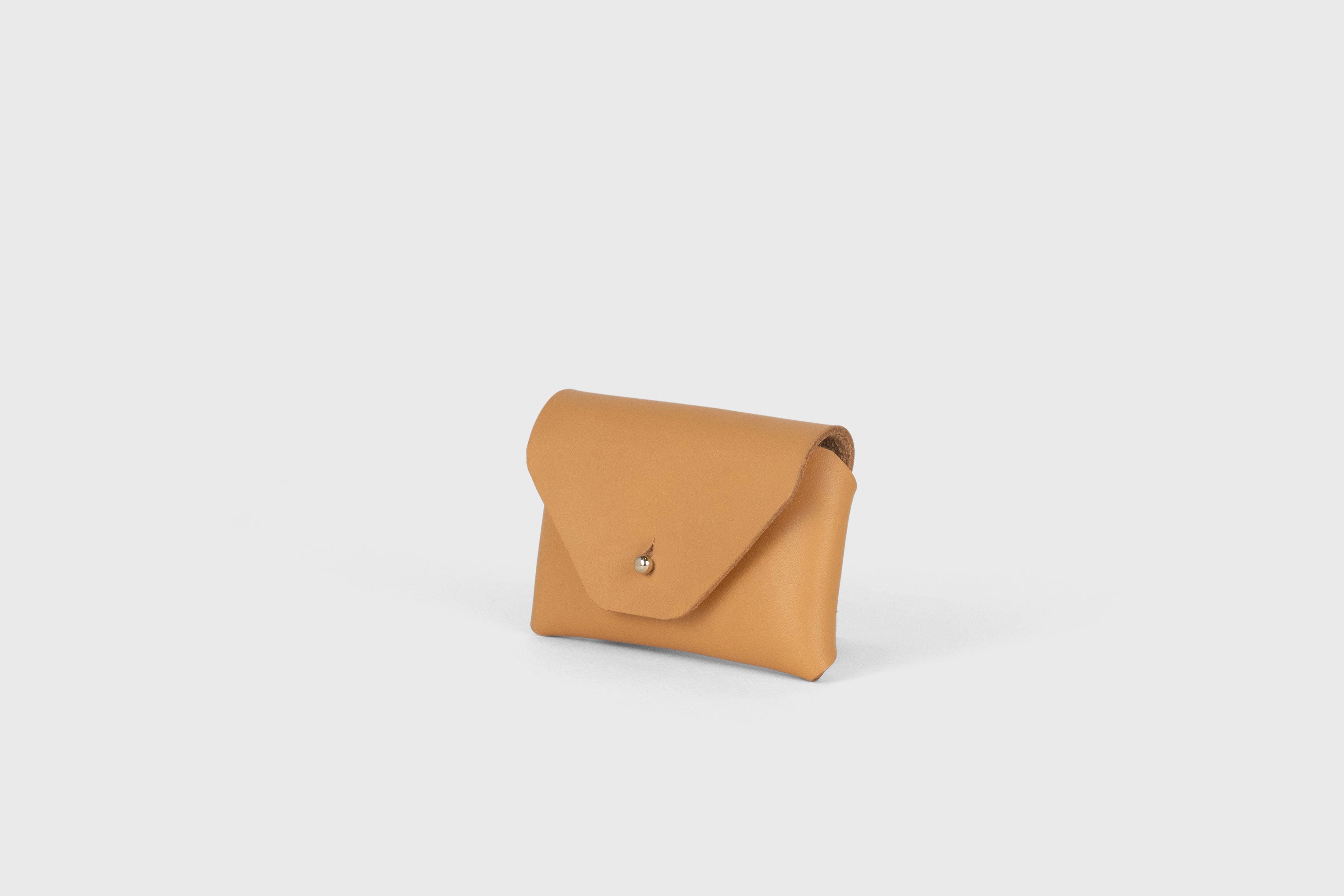 Envelope Card Wallet Premium Leather Brown Color Small Minimalist Design Atelier Madre Manuel Dreesmann Barcelona Spain