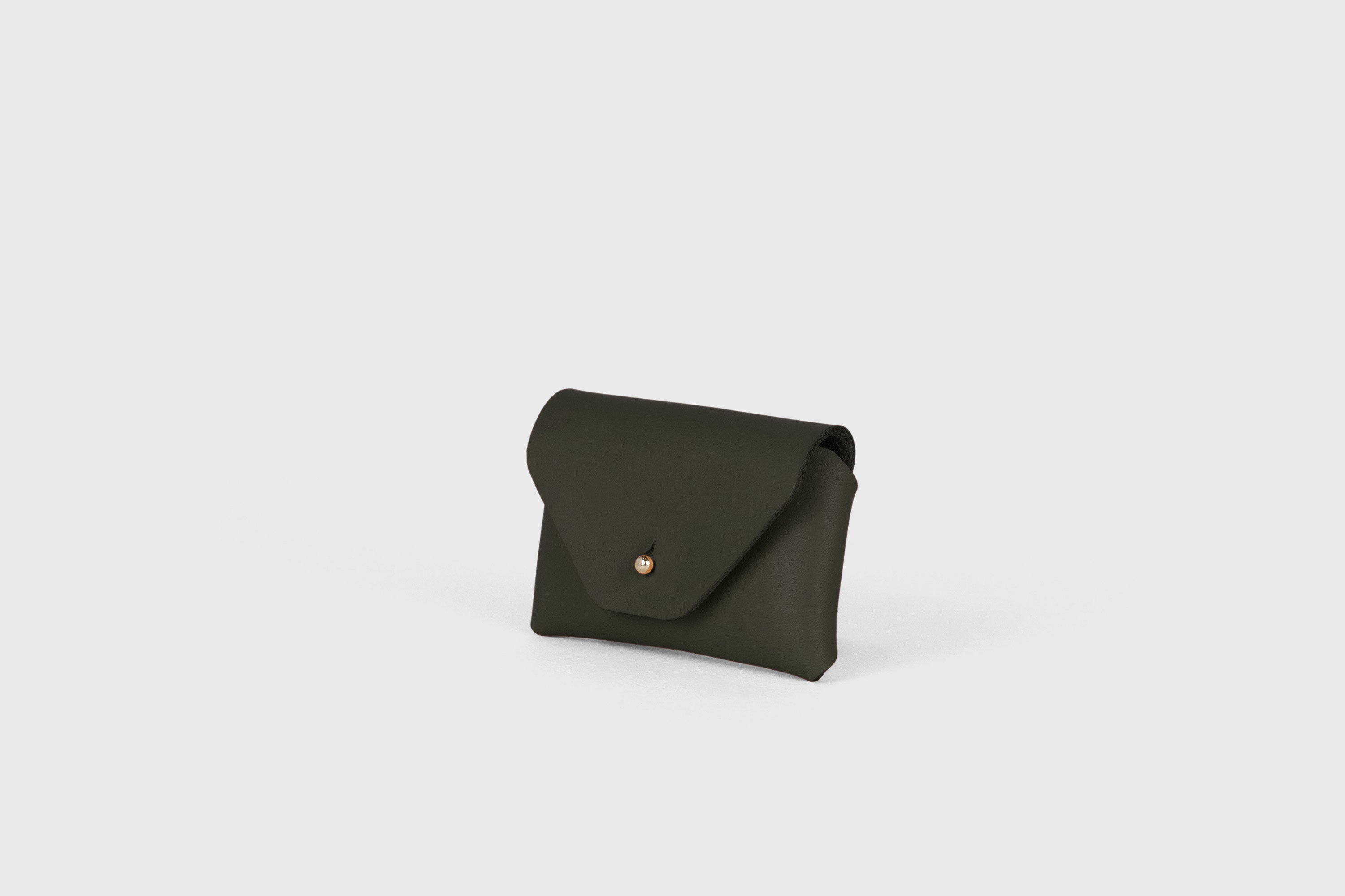 Envelope Card Wallet Premium Leather Olive Green Color Small Minimalist Design Atelier Madre Manuel Dreesmann Barcelona Spain