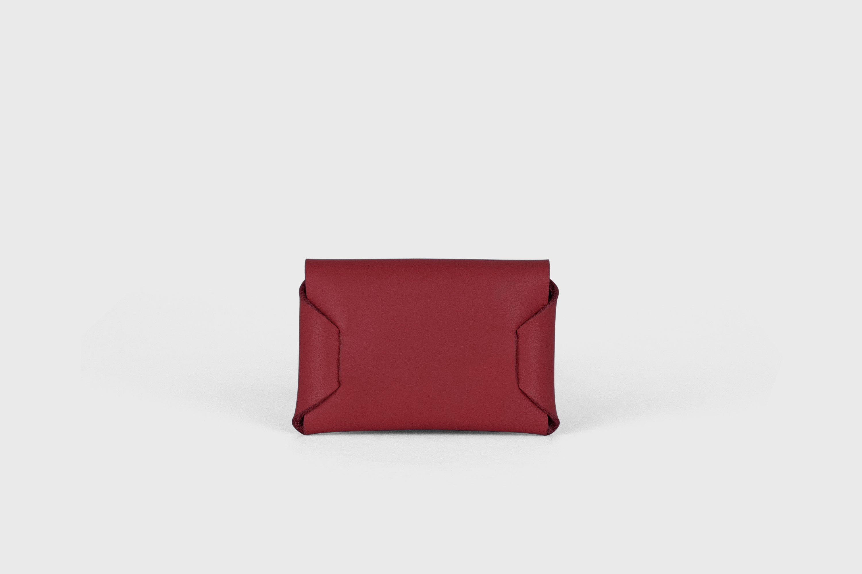 Envelope Card Wallet Premium Leather Red Color Small Minimalist Design Atelier Madre Manuel Dreesmann Barcelona Spain