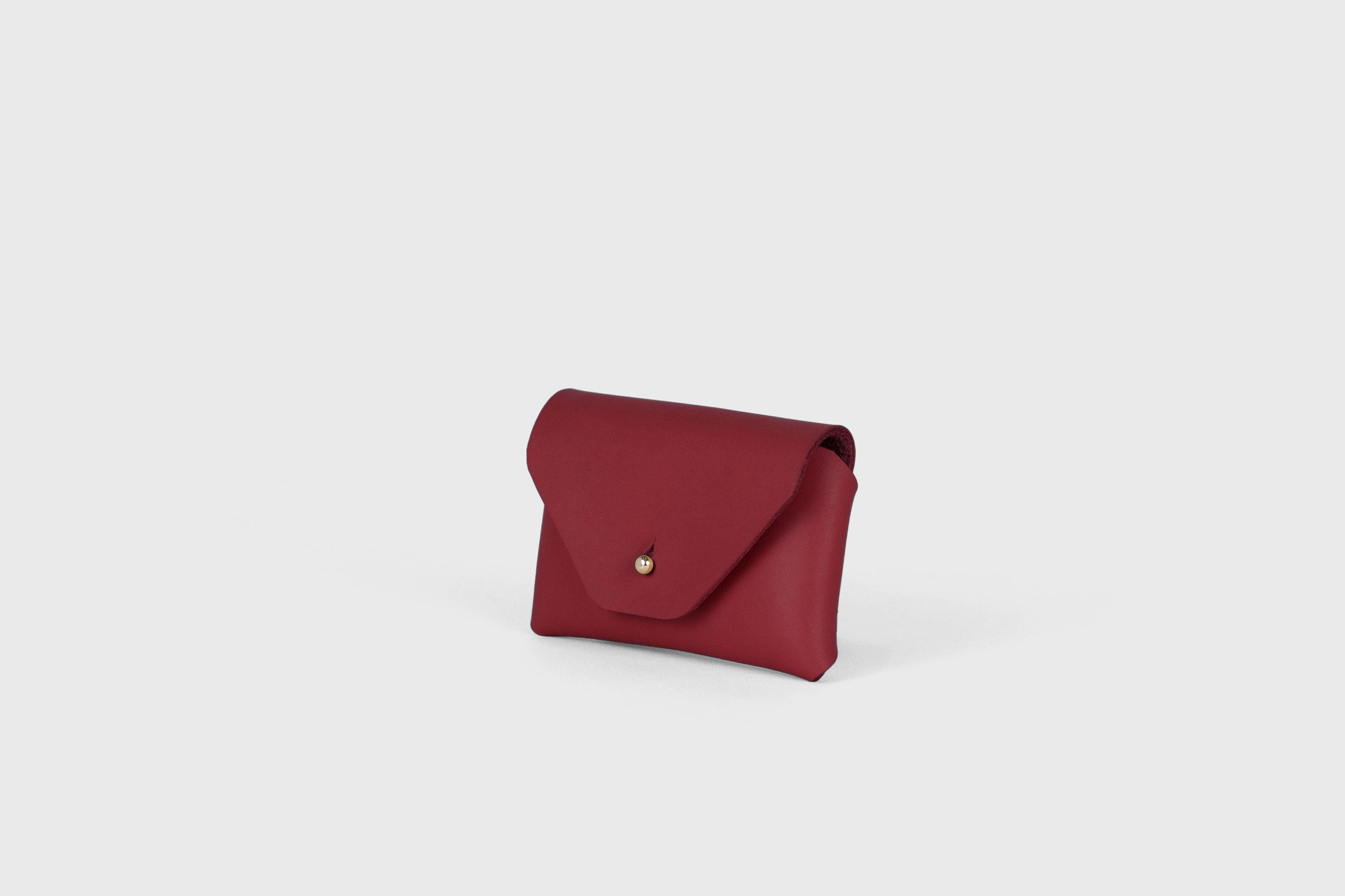 Envelope Card Wallet Premium Leather Red Color Small Minimalist Design Atelier Madre Manuel Dreesmann Barcelona Spain