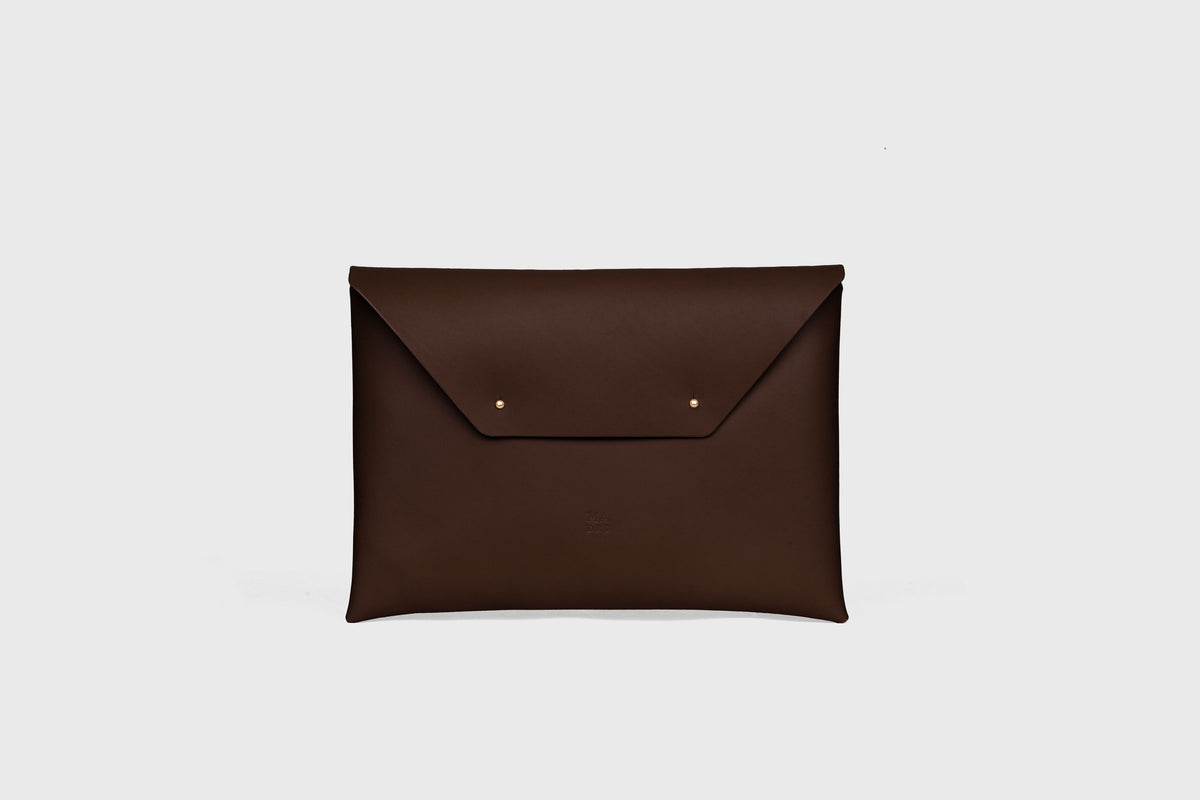 Envelope Clutch Big Chocolate Brown Leather Atelier Madre Manuel Dreesmann Barcelona Spain 1