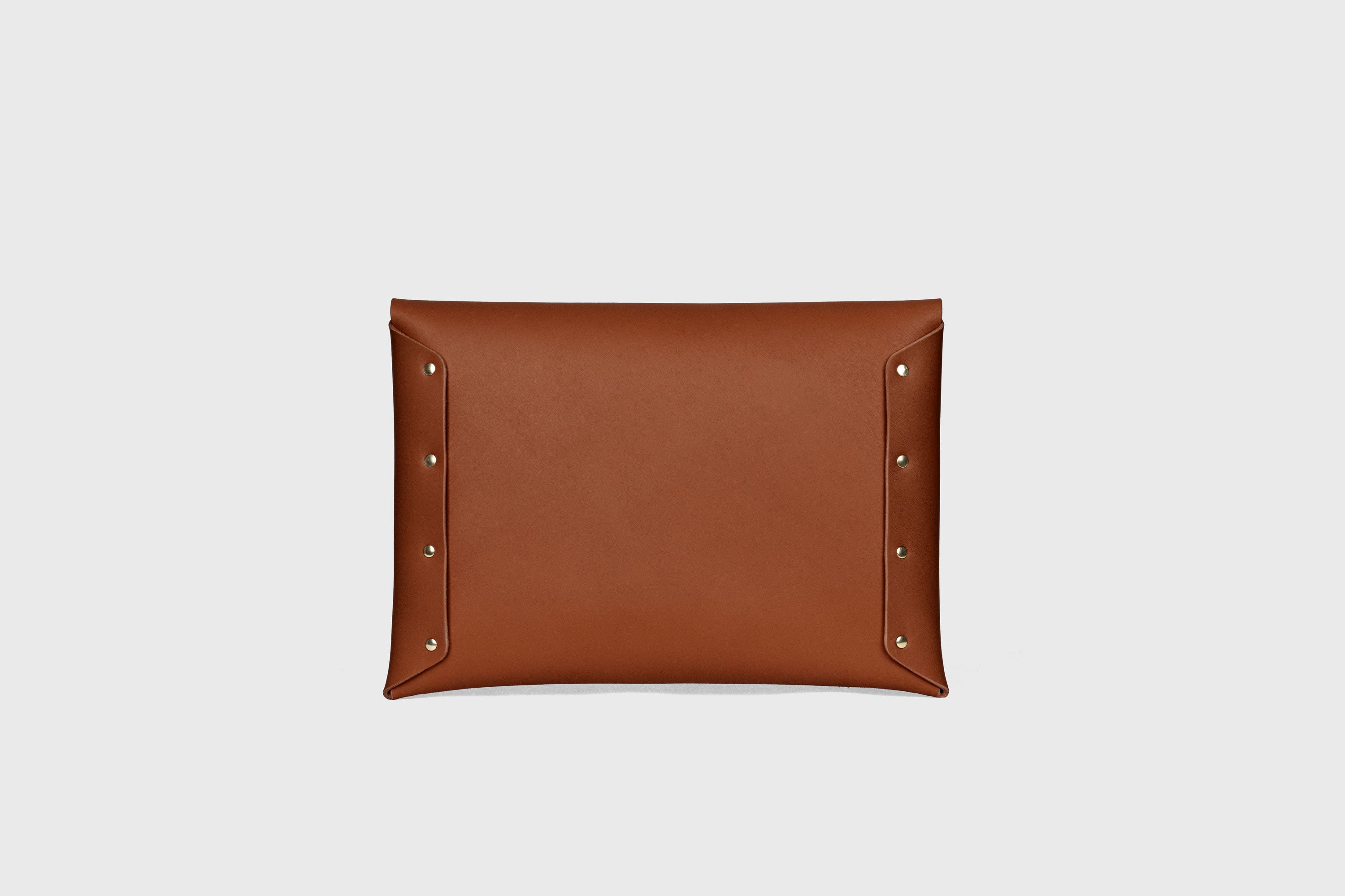 Envelope Clutch Big In Dark Brown Color Vegetable Tanned Leather Minimalistic Design Atelier Madre Manuel Dreesmann