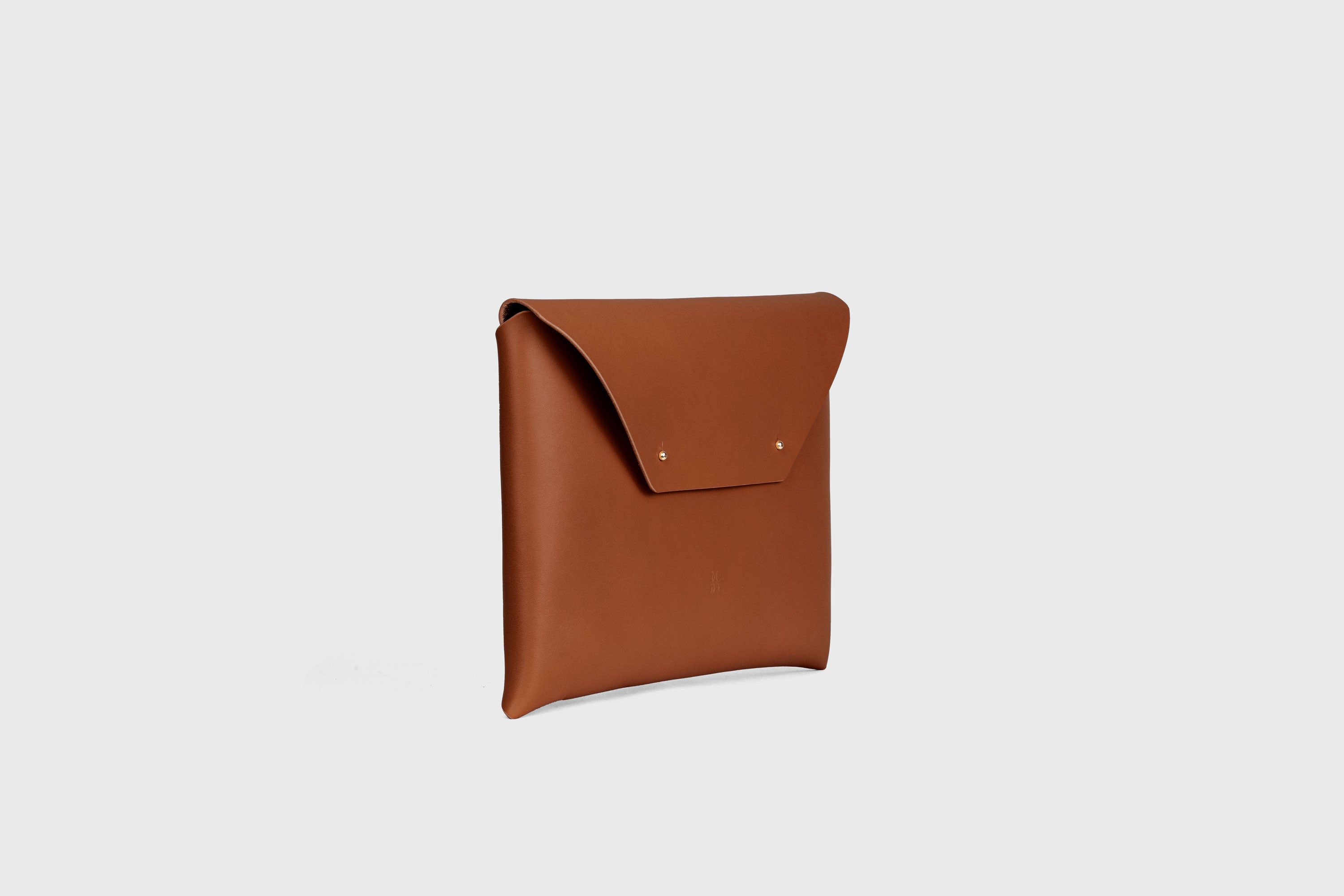 Envelope Clutch Big In Dark Brown Color Vegetable Tanned Leather Minimalistic Design Atelier Madre Manuel Dreesmann