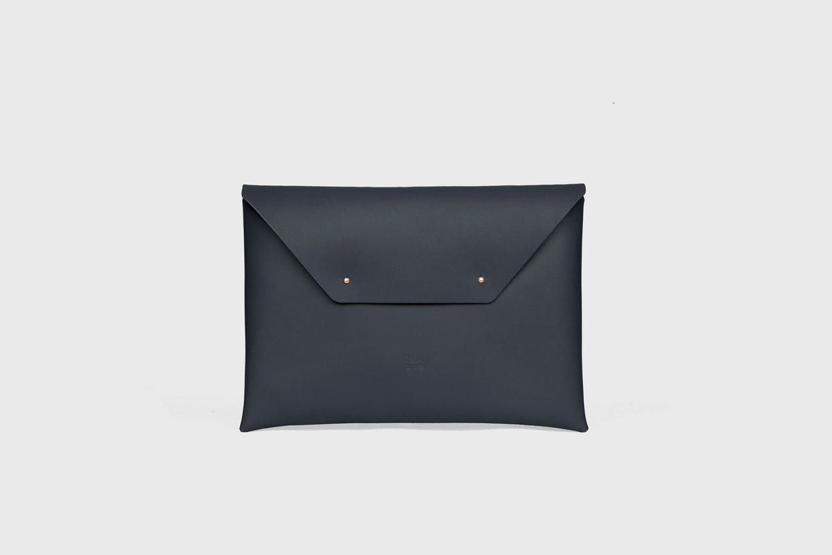 Envelope Clutch Big Marine Blue Color Leather Atelier Madre Manuel Dreesmann Barcelona Spain 1