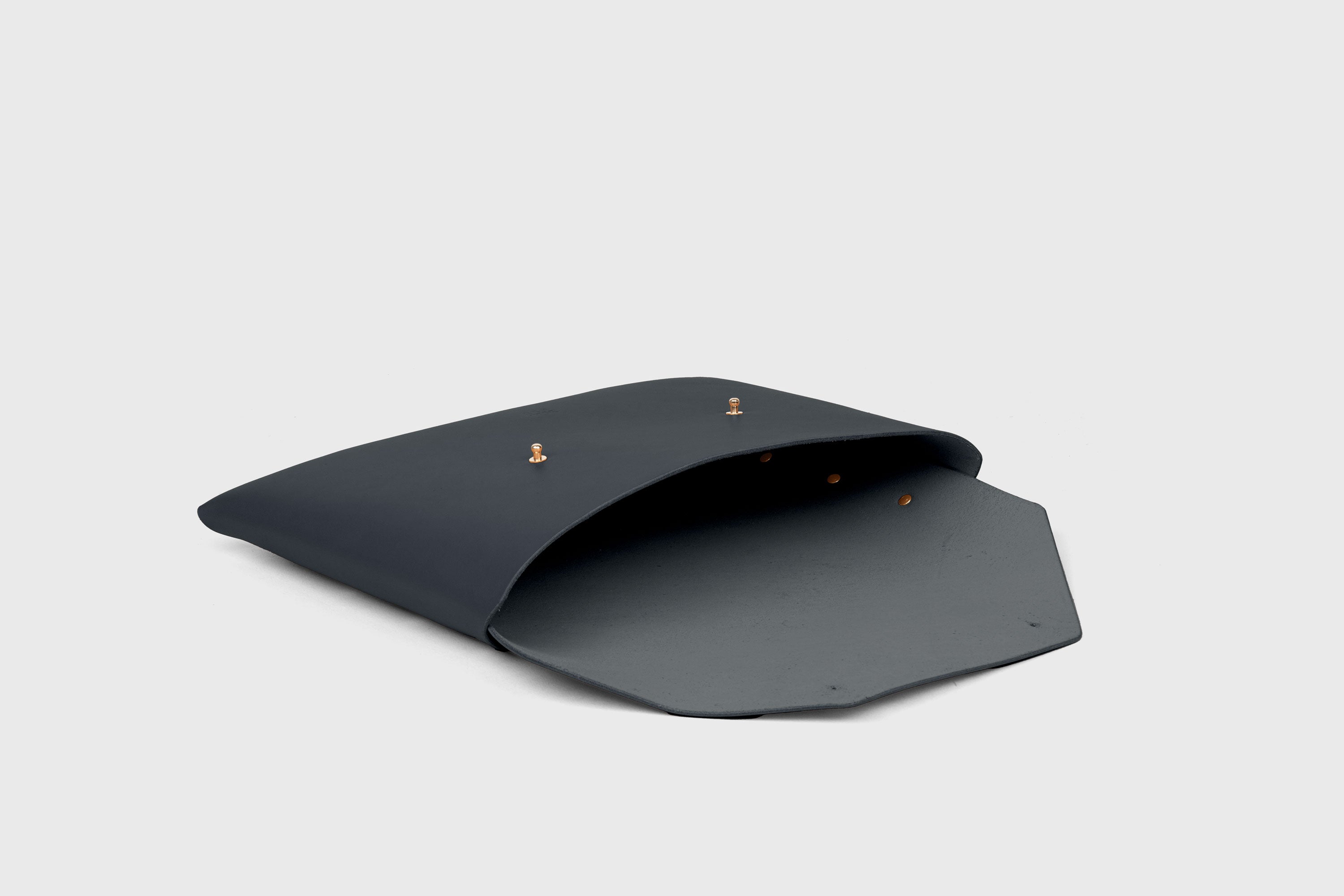 Envelope Clutch Big In Marine Blue Color Vegetable Tanned Leather Minimalistic Design Atelier Madre Manuel Dreesmann