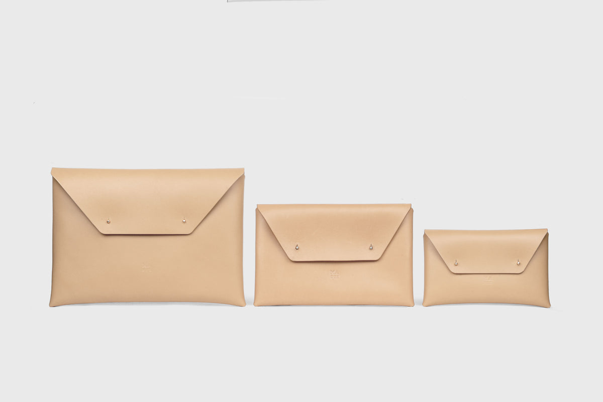 Envelope Clutch Big Natural Color Leather Atelier Madre Manuel Dreesmann Barcelona Spain 5