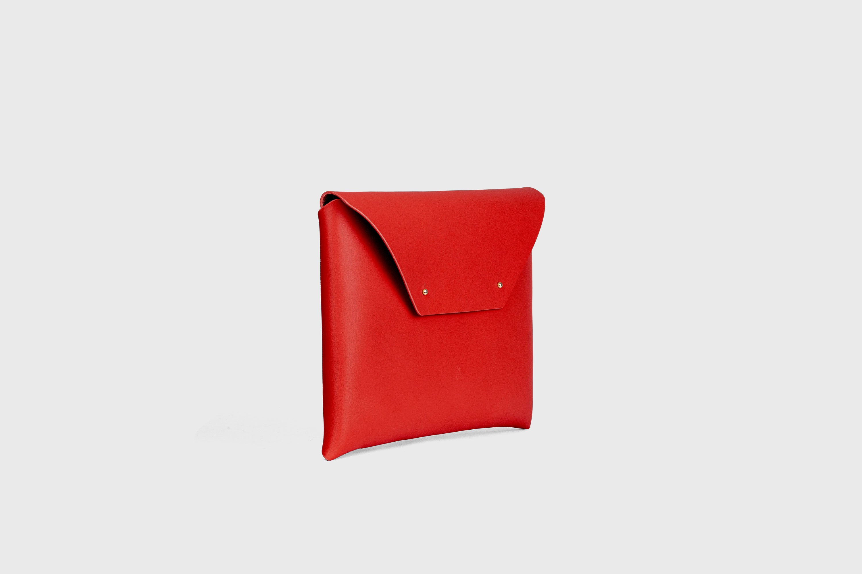 Envelope Clutch Big In Red Color Vegetable Tanned Leather Minimalistic Design Atelier Madre Manuel Dreesmann