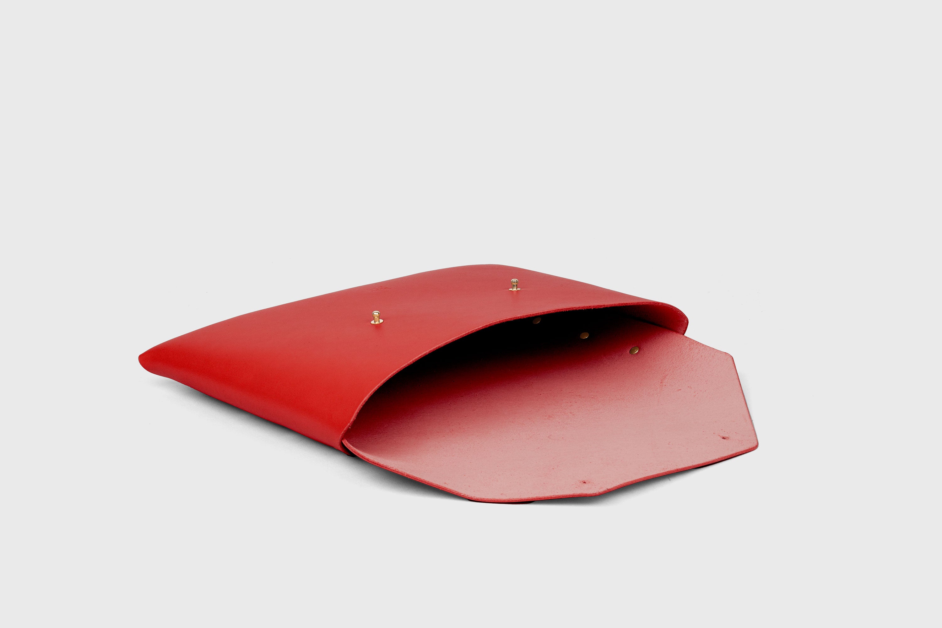 Envelope Clutch Big In Red Color Vegetable Tanned Leather Minimalistic Design Atelier Madre Manuel Dreesmann