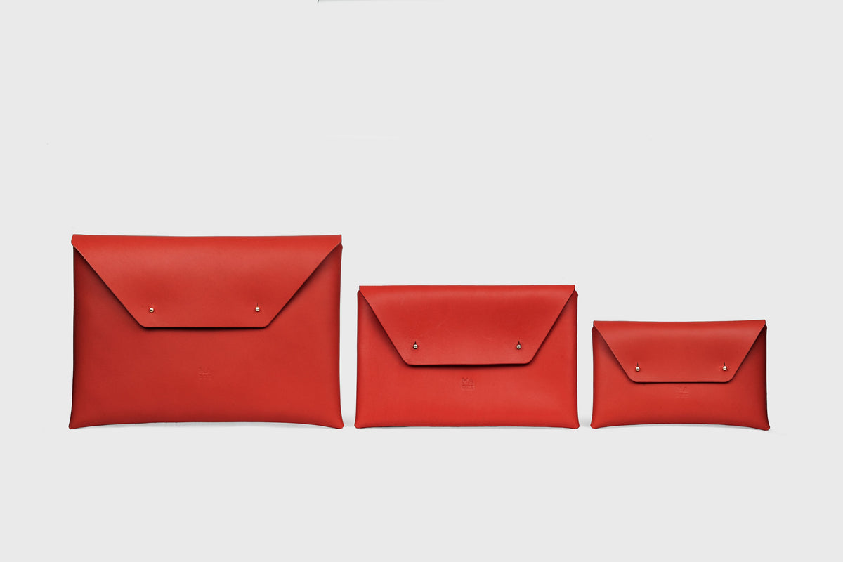 Envelope Clutch Big Red Leather Atelier Madre Manuel Dreesmann 15