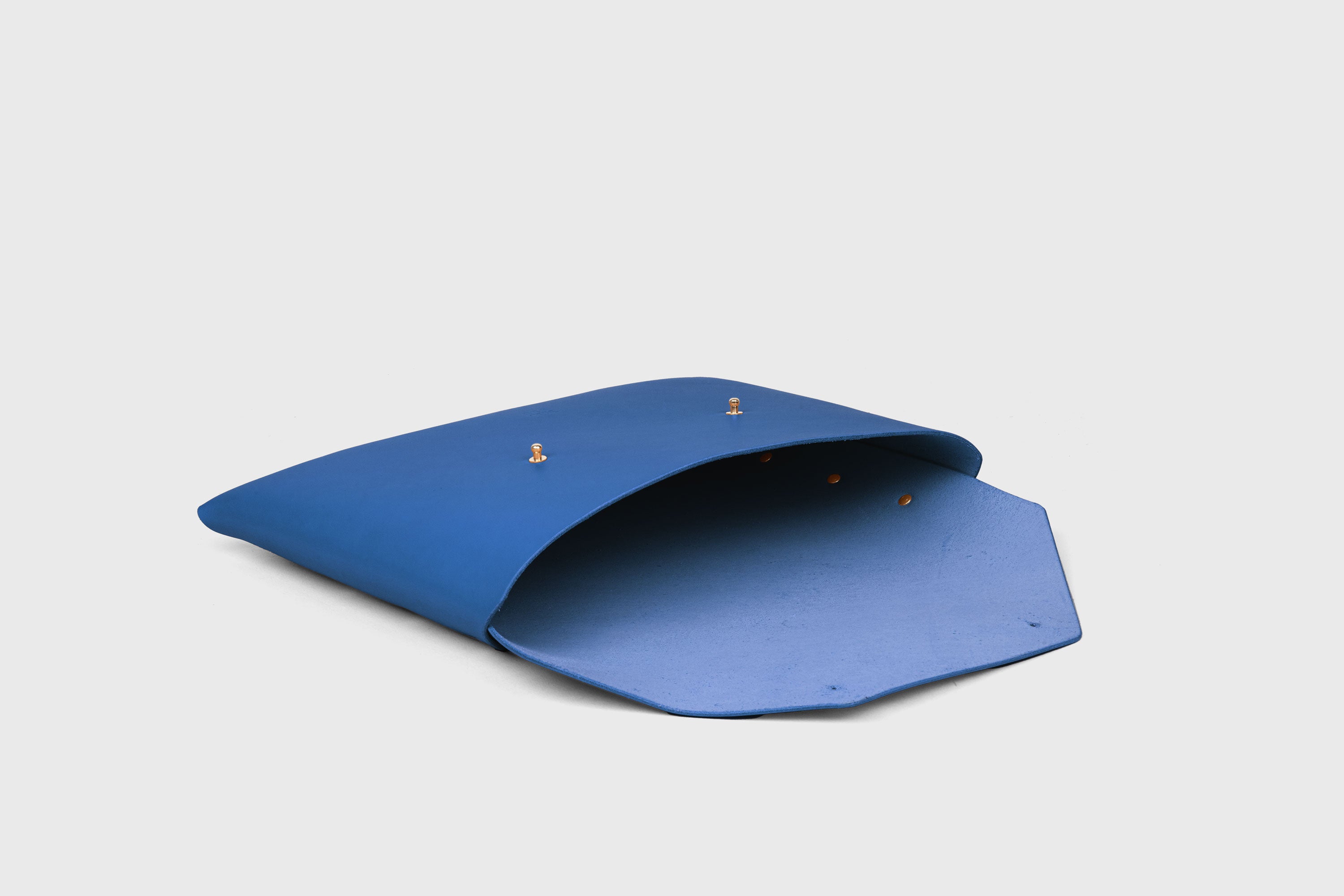 Envelope Clutch Big In Royal Blue Color Vegetable Tanned Leather Minimalistic Design Atelier Madre Manuel Dreesmann