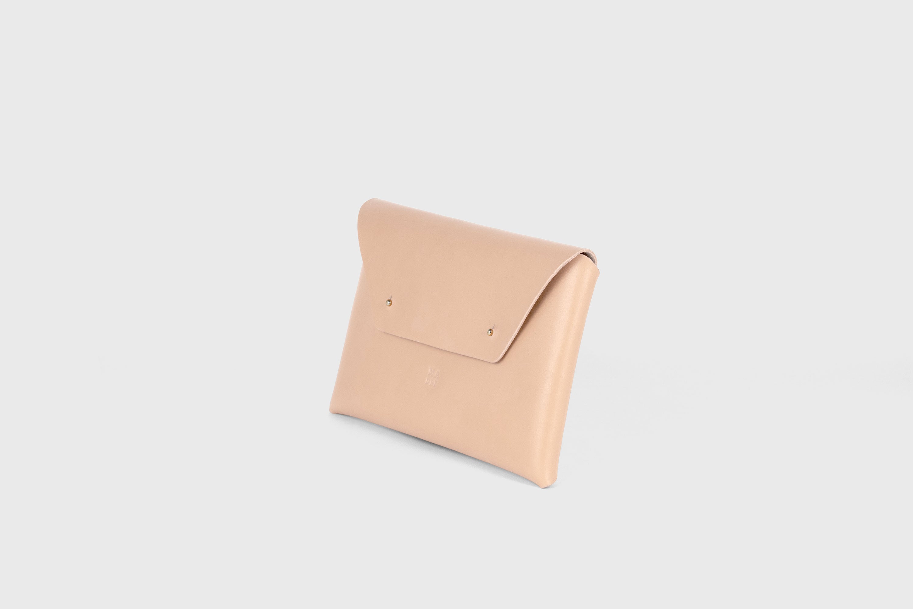 Envelope Clutch Premium Leather Natural Color Handmade Minimalist Design Atelier Madre Manuel Dreesmann Barcelona Spain