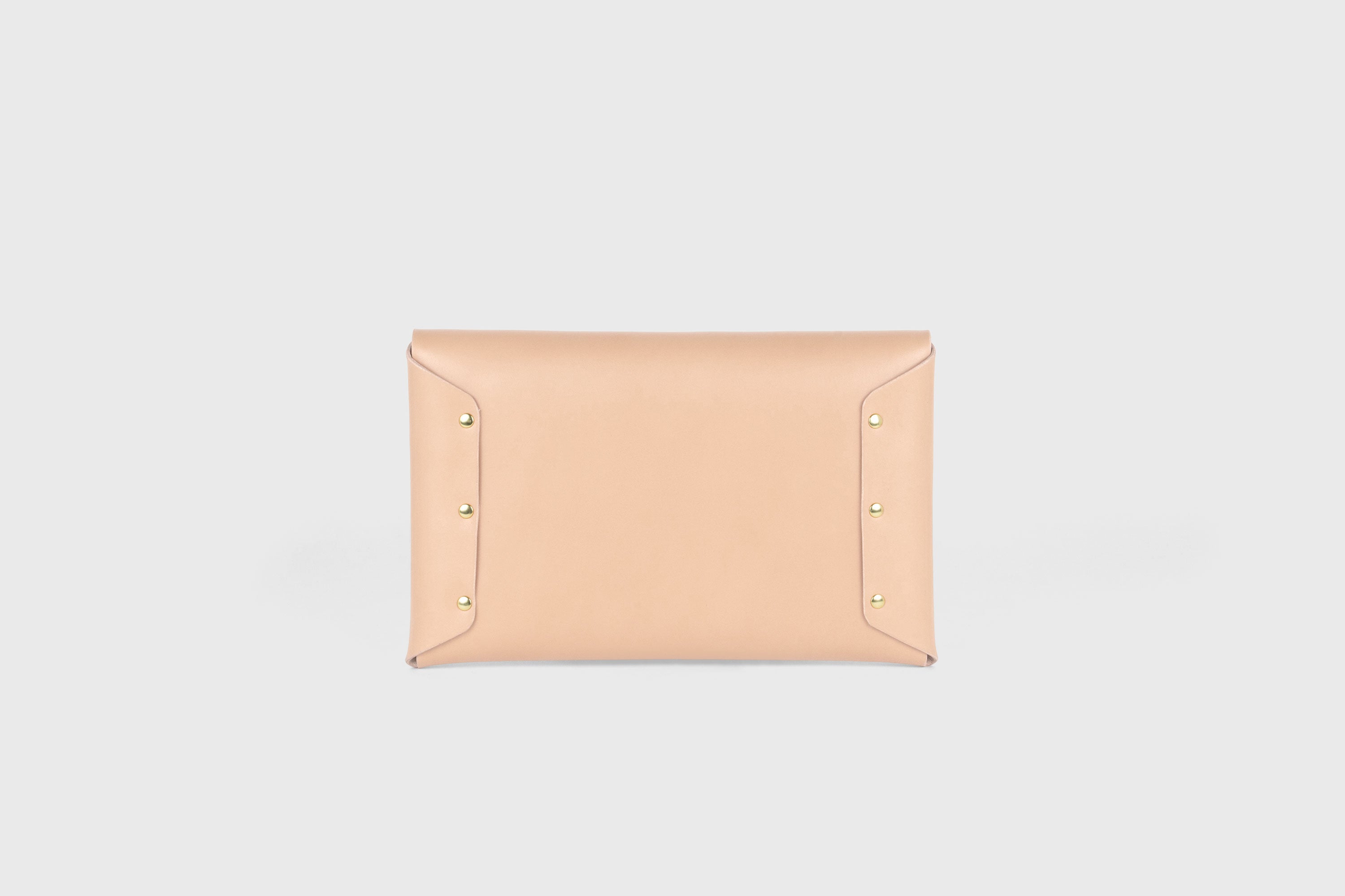 Envelope Clutch Premium Leather Natural Color Handmade Minimalist Design Atelier Madre Manuel Dreesmann Barcelona Spain