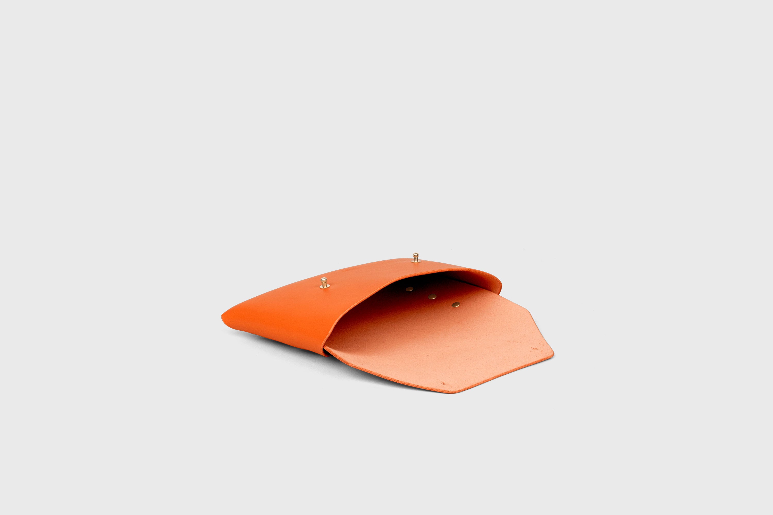 Envelope Clutch Small In Orange Color Vegetable Tanned Leather Minimalistic Design Atelier Madre Manuel Dreesmann Barcelona Spain