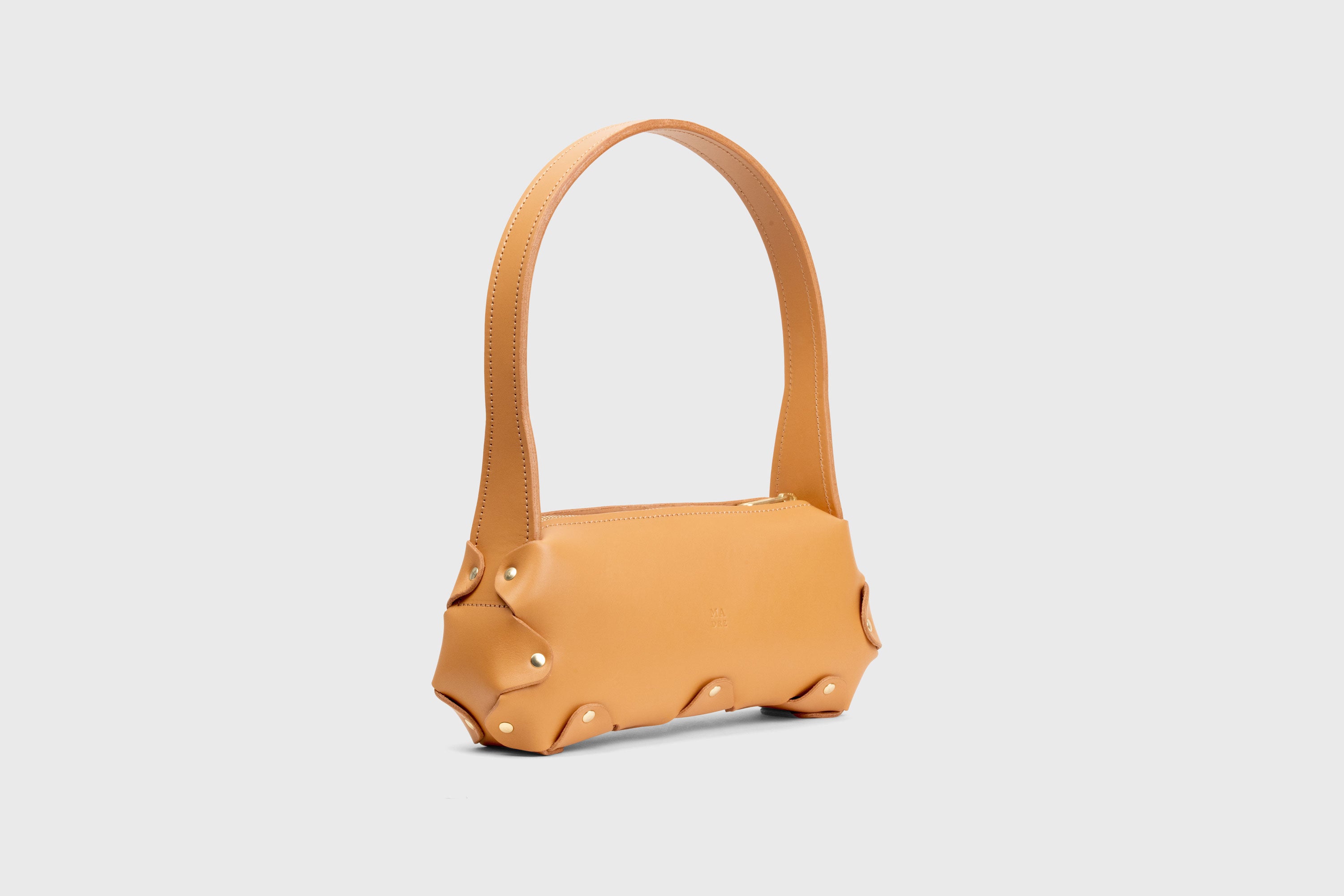 Fiona Bag Small Brown Color Leather Zipper Shoulder Bag Minimalist Modern Design Premium Quality Atelier Madre Manuel Dreesmann Barcelona