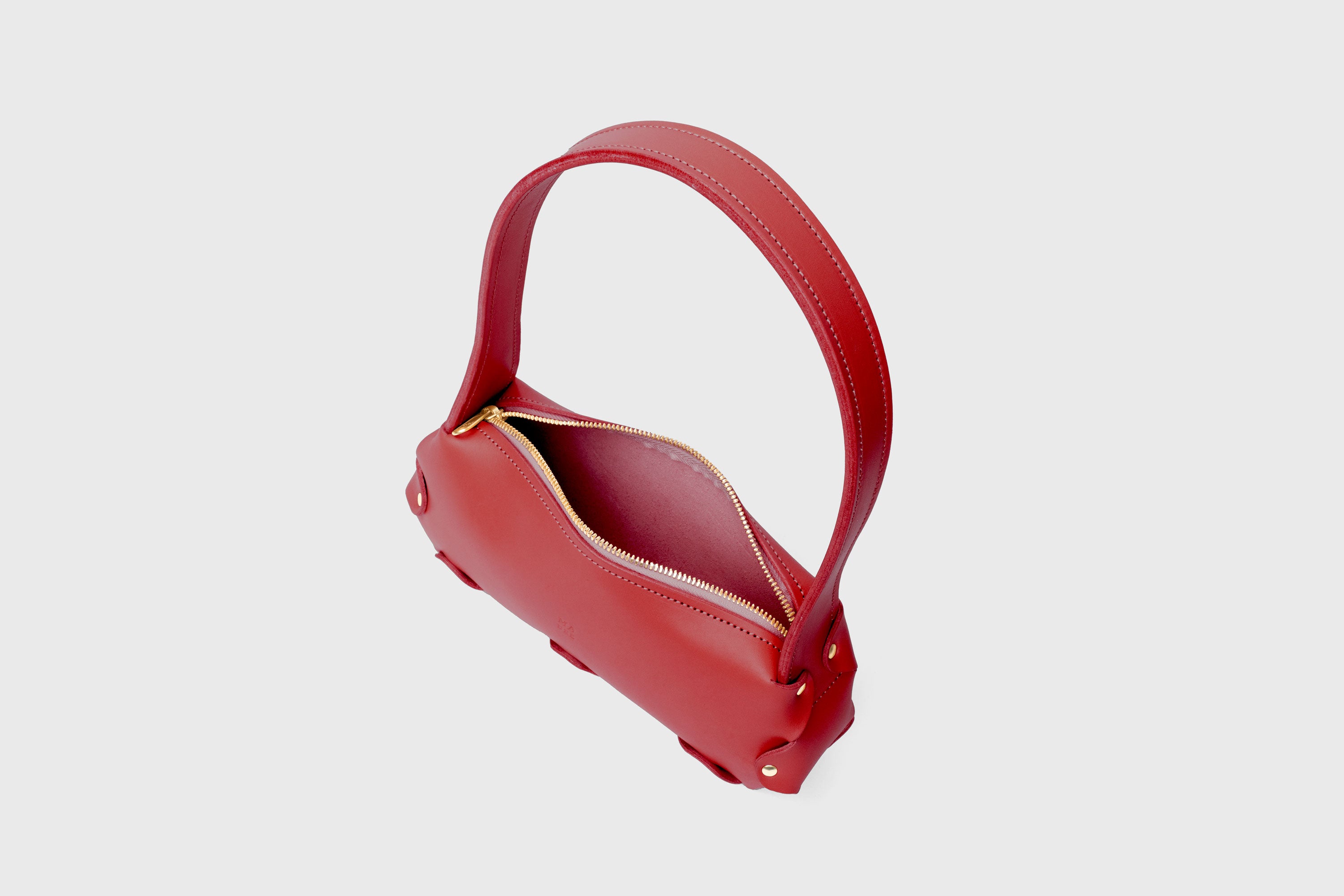 Fiona Bag Small Red Color Leather Zipper Shoulder Bag Minimalist Modern Design Premium Quality Atelier Madre Manuel Dreesmann Barcelona