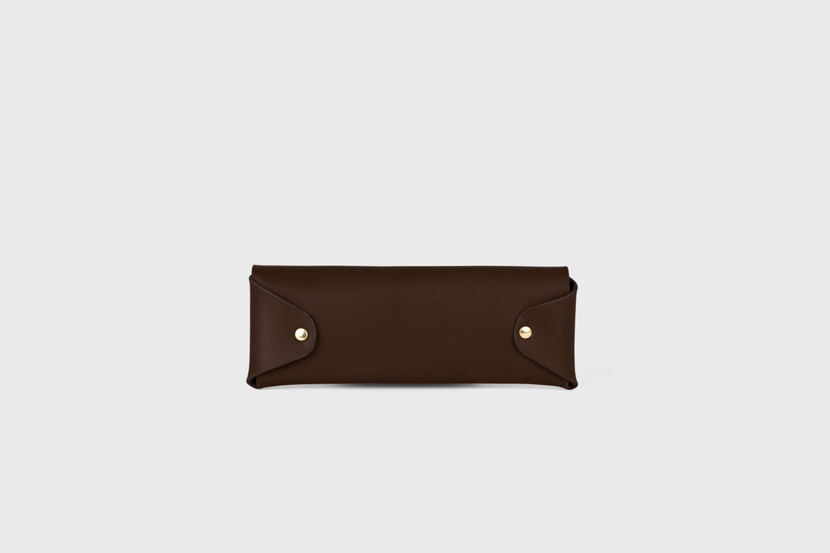 Glasses Case Burgundy Colour Leather Vegetable Tanned Modern Minimal Design Premium Quality Atelier Madre Manuel Dreesmann Barcelona 2