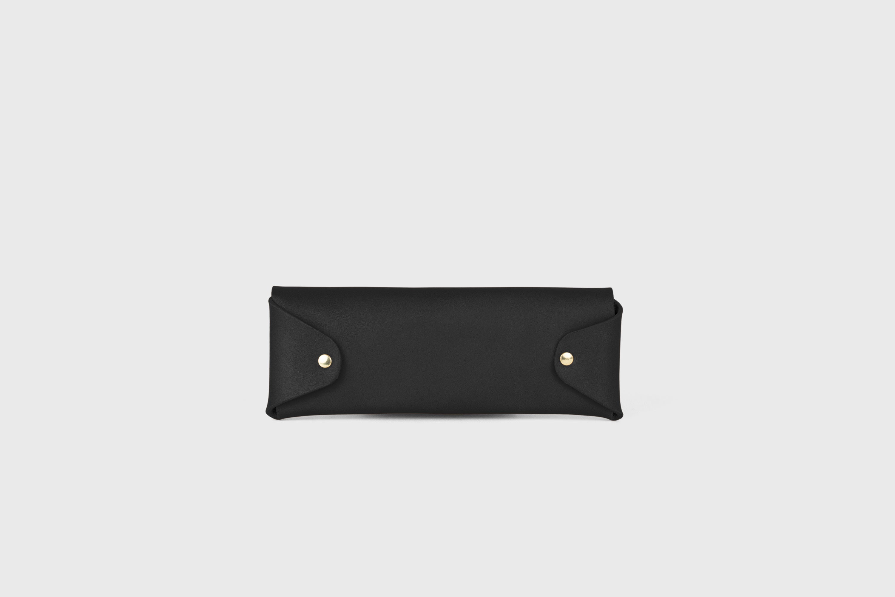 Glasses Case Leather Black Color Eyewear Pouch Minimalist Design Atelier Madre Manuel Dreesmann Barcelona Spain