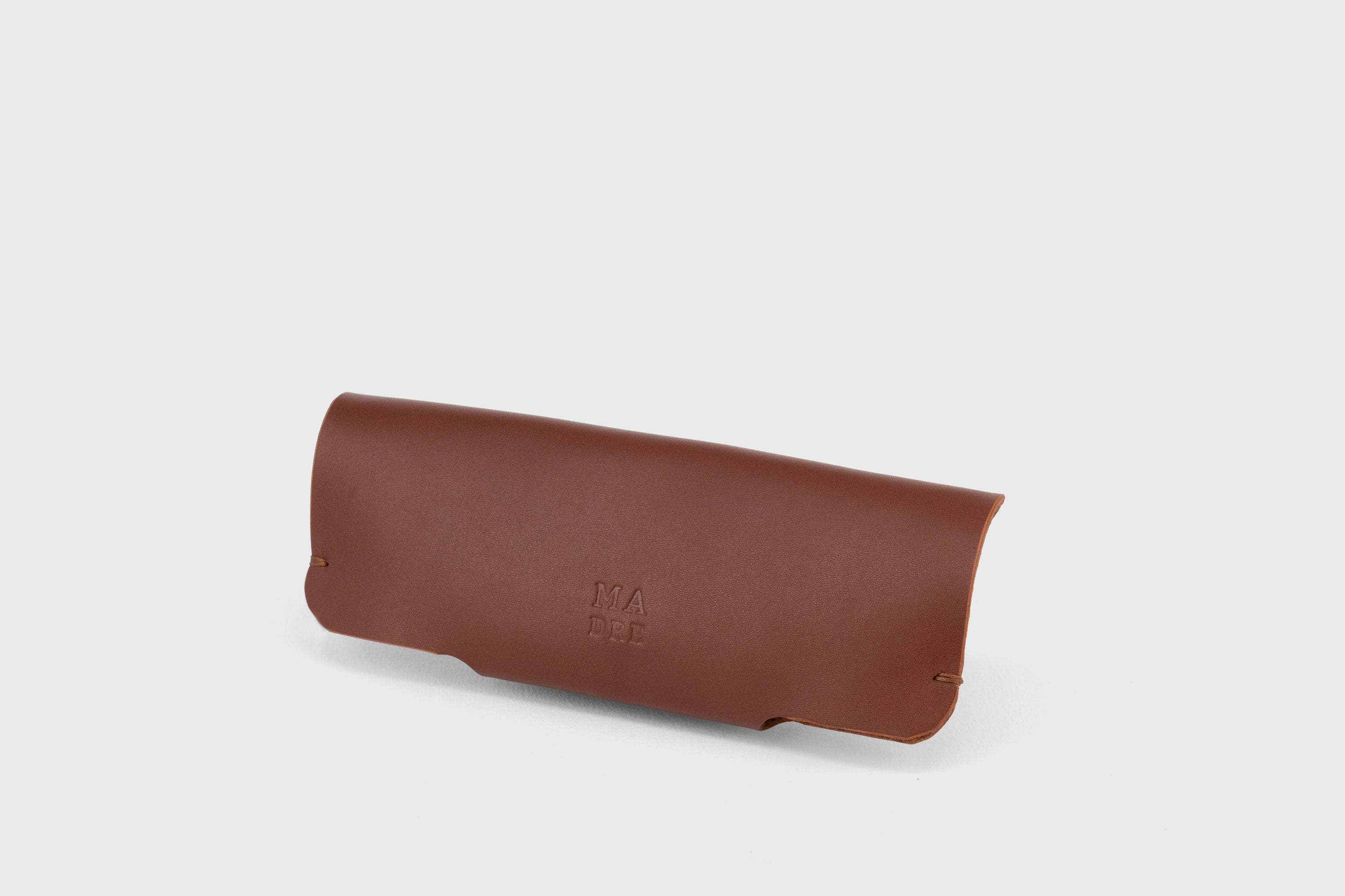 Sunglasses Case Leather Glasses Dark Brown Full Grain Vachetta Vegetable Tanned Leather Minimal Modern Design Premium Quality Luxury Handcrafted Atelier Madre Manuel Dreesmann Barcelona