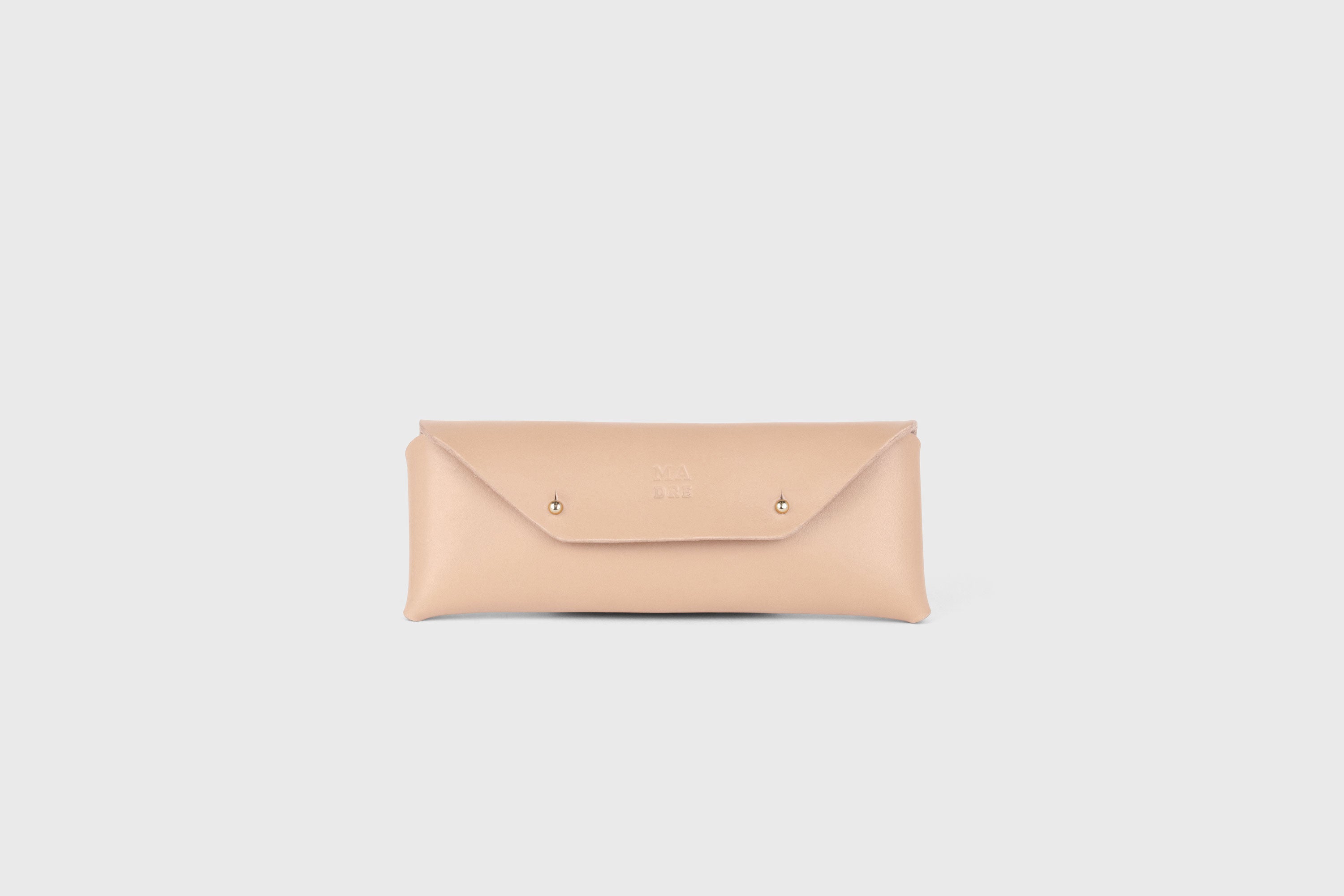 Glasses Case Leather Natural Color Eyewear Pouch Minimalist Design Atelier Madre Manuel Dreesmann Barcelona Spain