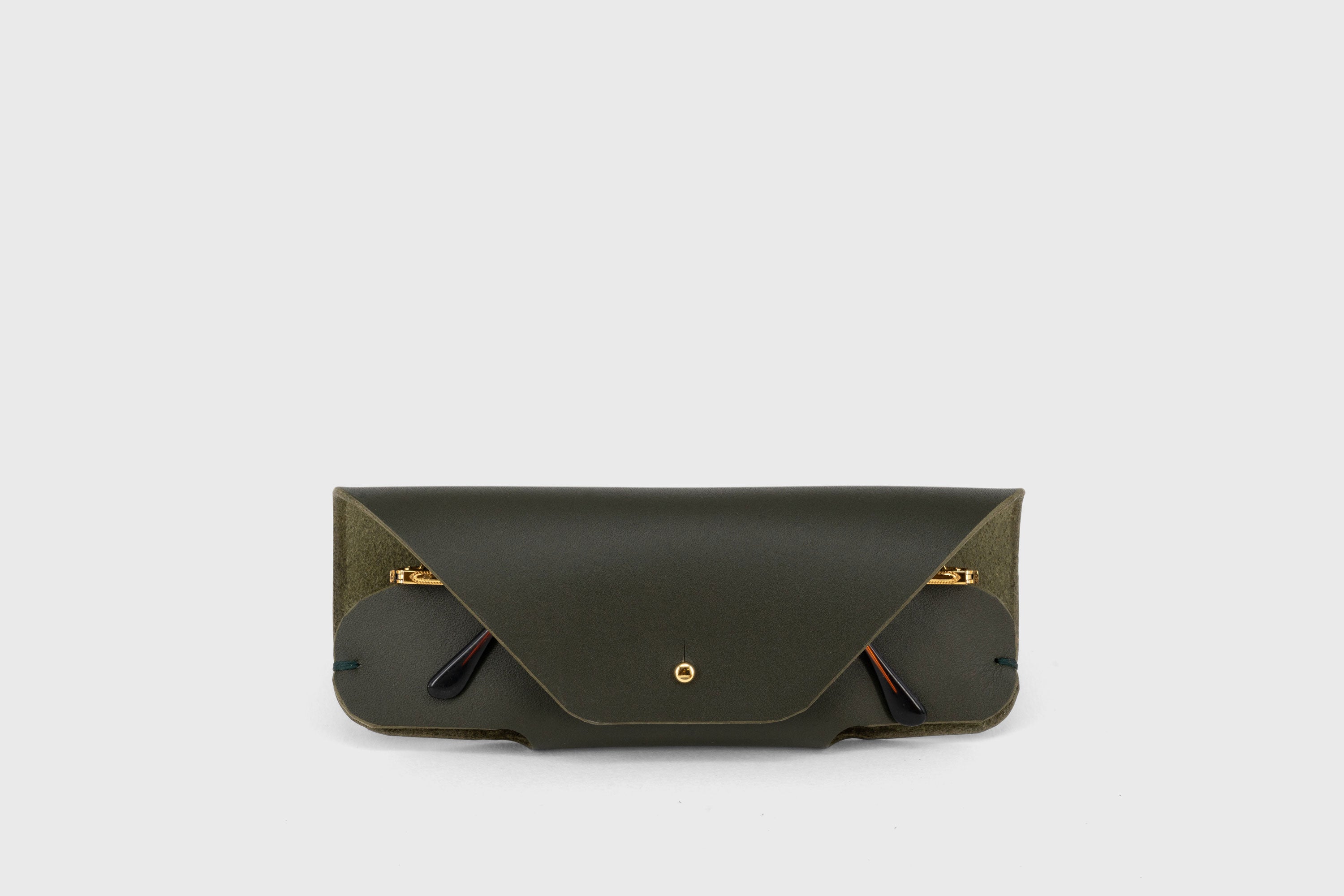Sunglasses Case Leather Glasses Olive Green Full Grain Vachetta Vegetable Tanned Leather Minimal Modern Design Premium Quality Luxury Handcrafted Atelier Madre Manuel Dreesmann Barcelona