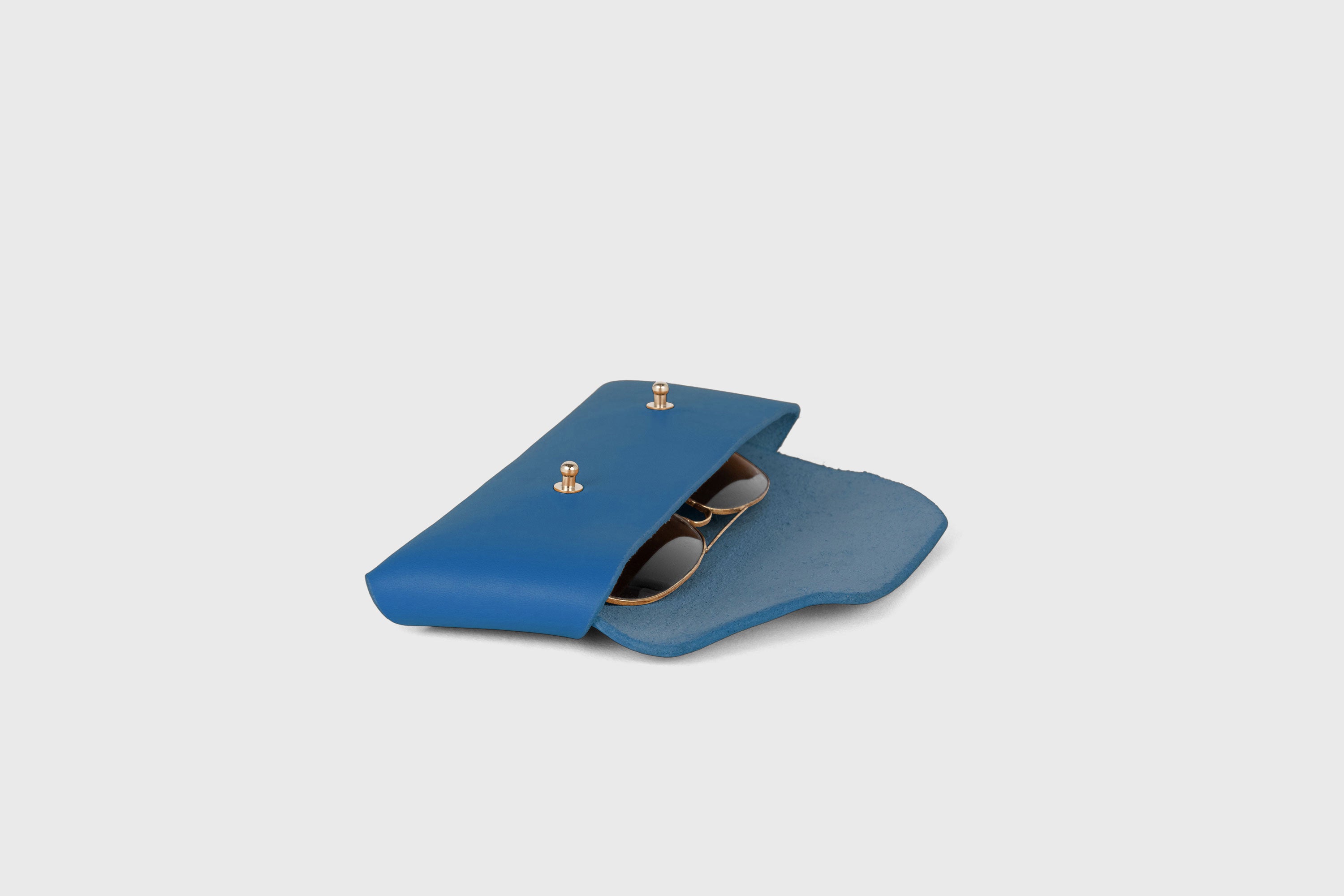 Glasses Case Leather Royal Blue Color Eyewear Pouch Minimalist Design Atelier Madre Manuel Dreesmann Barcelona Spain