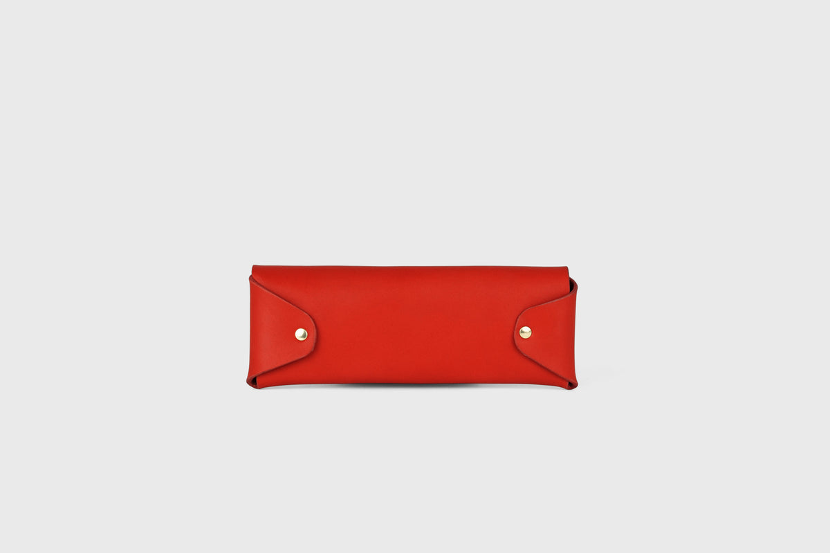 Glasses Case Red Colour Leather Vegetable Tanned Modern Minimal Design Premium Quality Atelier Madre Manuel Dreesmann Barcelona 2