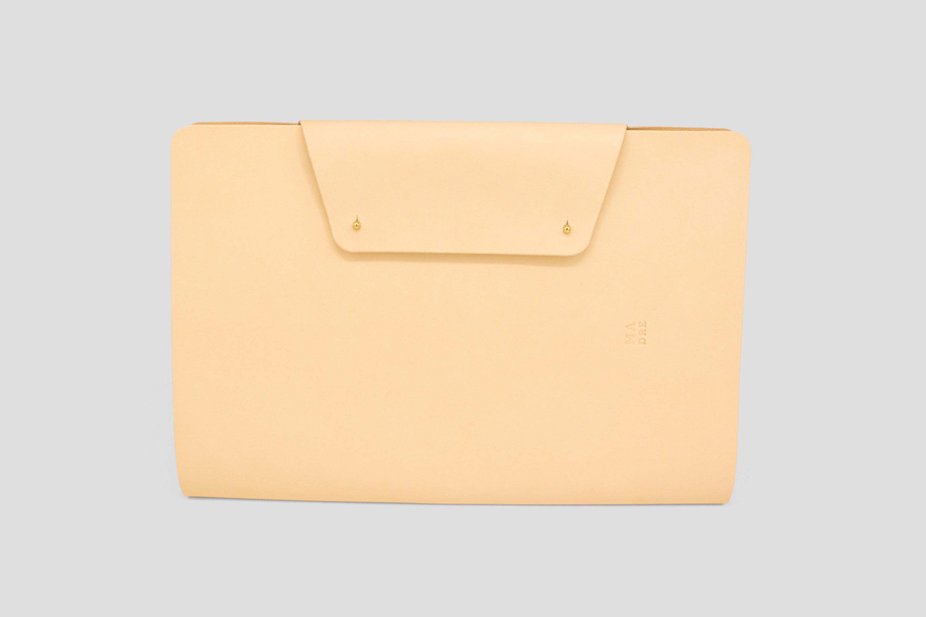 Journal Leather Natural A4 Vachetta Notebook Sketchbook Refillable Modern minimalist design Premium Quality Handmade Full Grain Vegetable Tanned Atelier Madre Manuel Dreesmann Barcelona