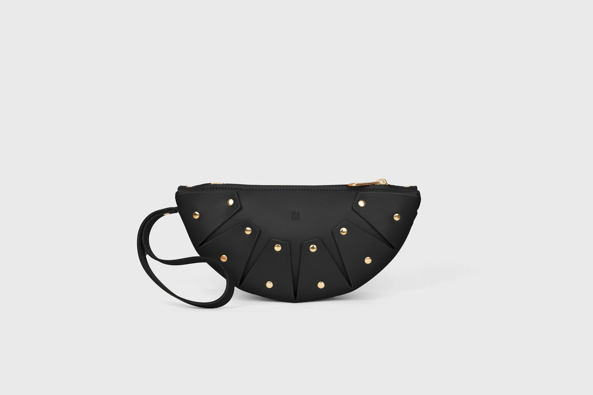 Juno Black Colour Leather Vegetable Tanned Modern Minimal Design Premium Quality Atelier Madre Manuel Dreesmann Barcelona 1