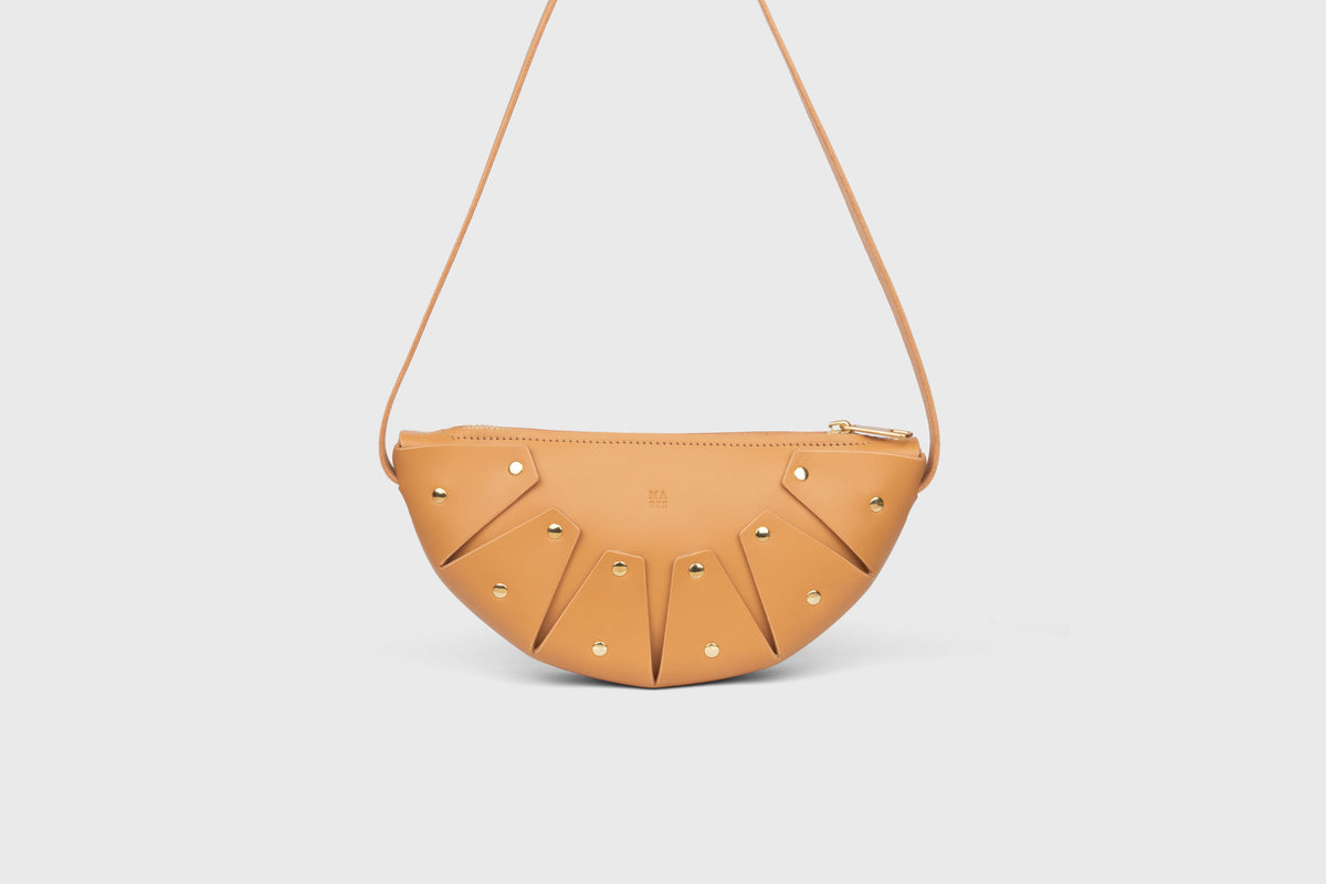 Juno Brown Colour Leather Vegetable Tanned Modern Minimal Design Premium Quality Atelier Madre Manuel Dreesmann Barcelona 2