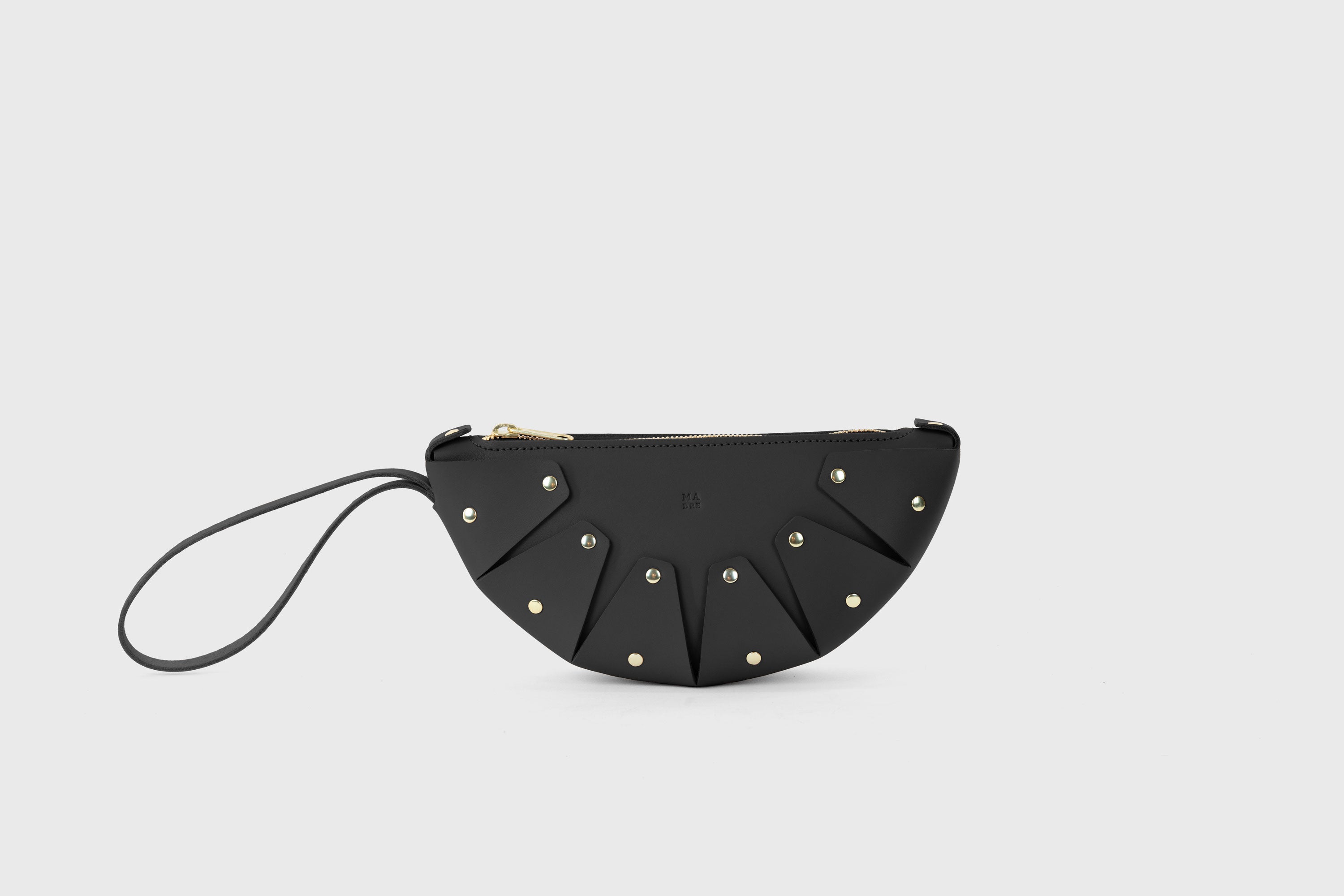 Juno Leather Bag Black Color Vegetable Tanned Full Grain Spain Brass Rivets Design Minimalist Half Moon Circle Round Zipper Pouch Handbag Clutch Bag Atelier Madre Manuel Dreesmann Barcelona