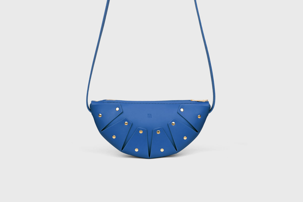 Juno Royal Blue Colour Leather Vegetable Tanned Modern Minimal Design Premium Quality Atelier Madre Manuel Dreesmann Barcelona 3